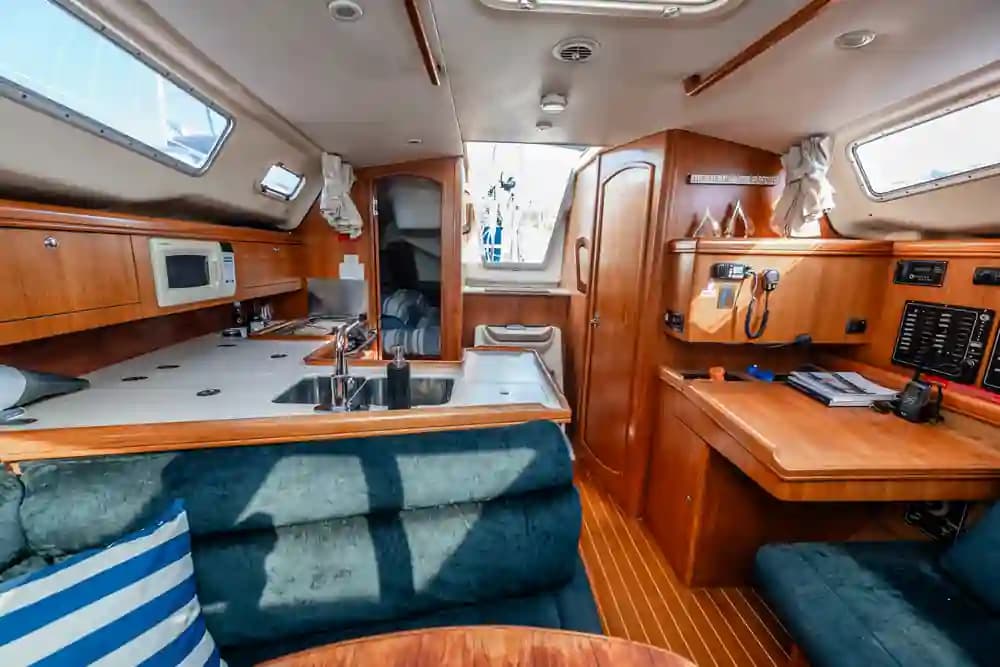 2003 Hunter 356 for Sale in Chicago, Illinois Sloop 5
