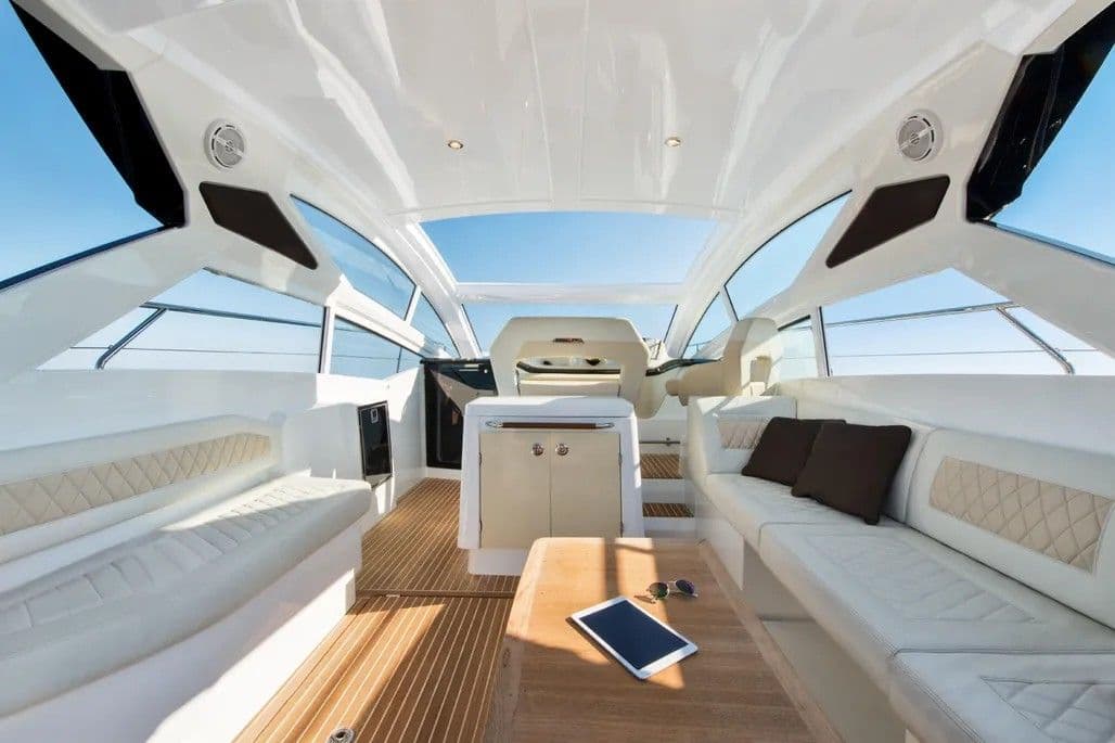 2019 Beneteau Gran Turismo 40 for Sale in Milwaukee, Wisconsin Express Cruiser 3