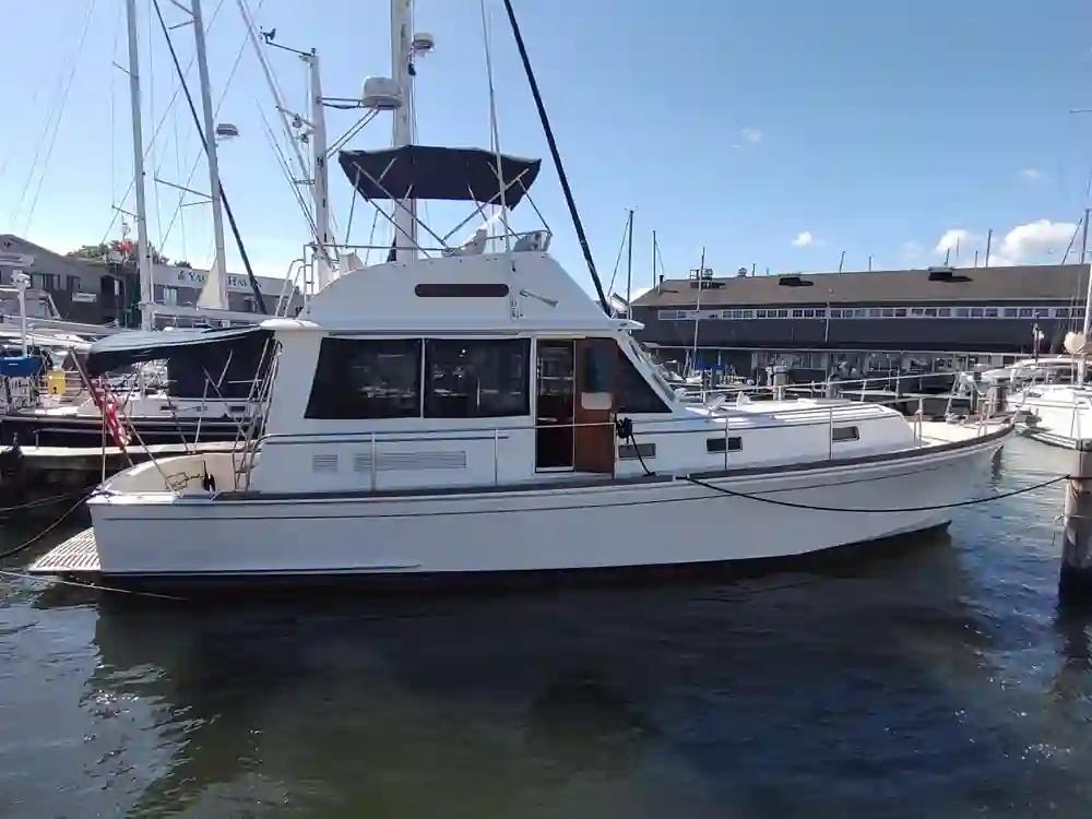 Grand Banks Yachts Eastbay 40 For Sale