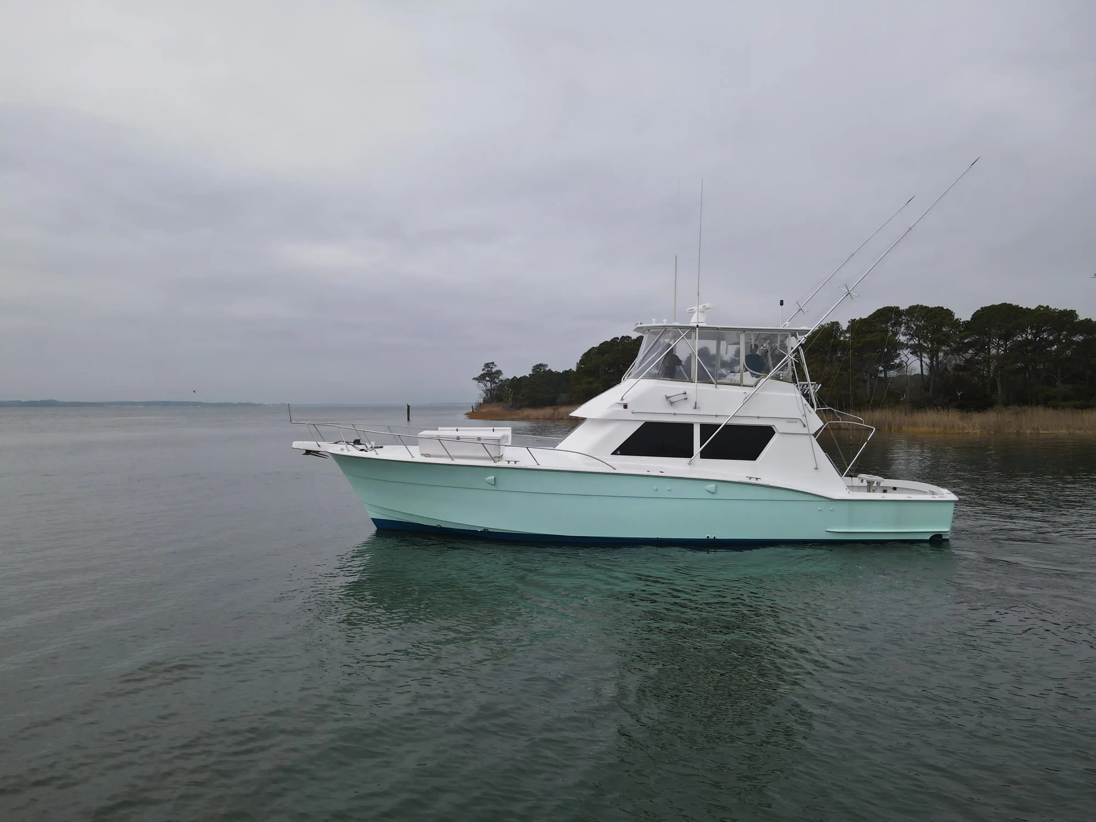 Hatteras 52 Convertible for Sale