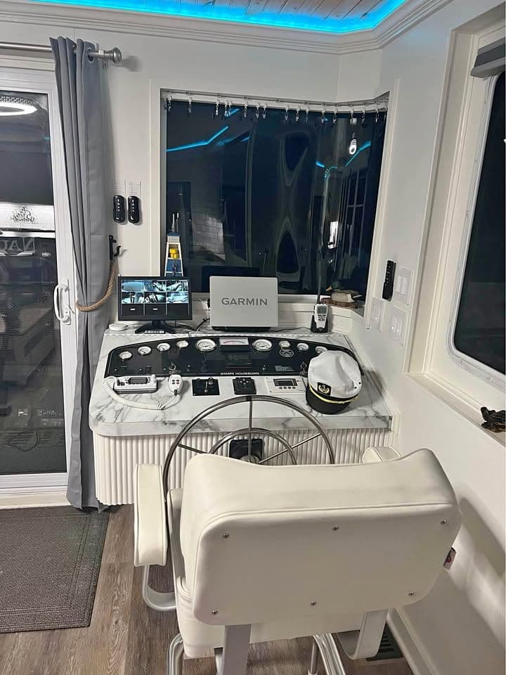 1999 Sharpe Houseboats 68 for Sale in Mermentau, Louisiana Houseboat 5