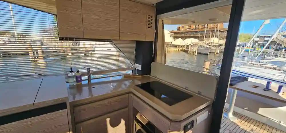 2024 Greenline Yachts 45 Fly Hybrid Sold in Annapolis, Maryland Flybridge 4