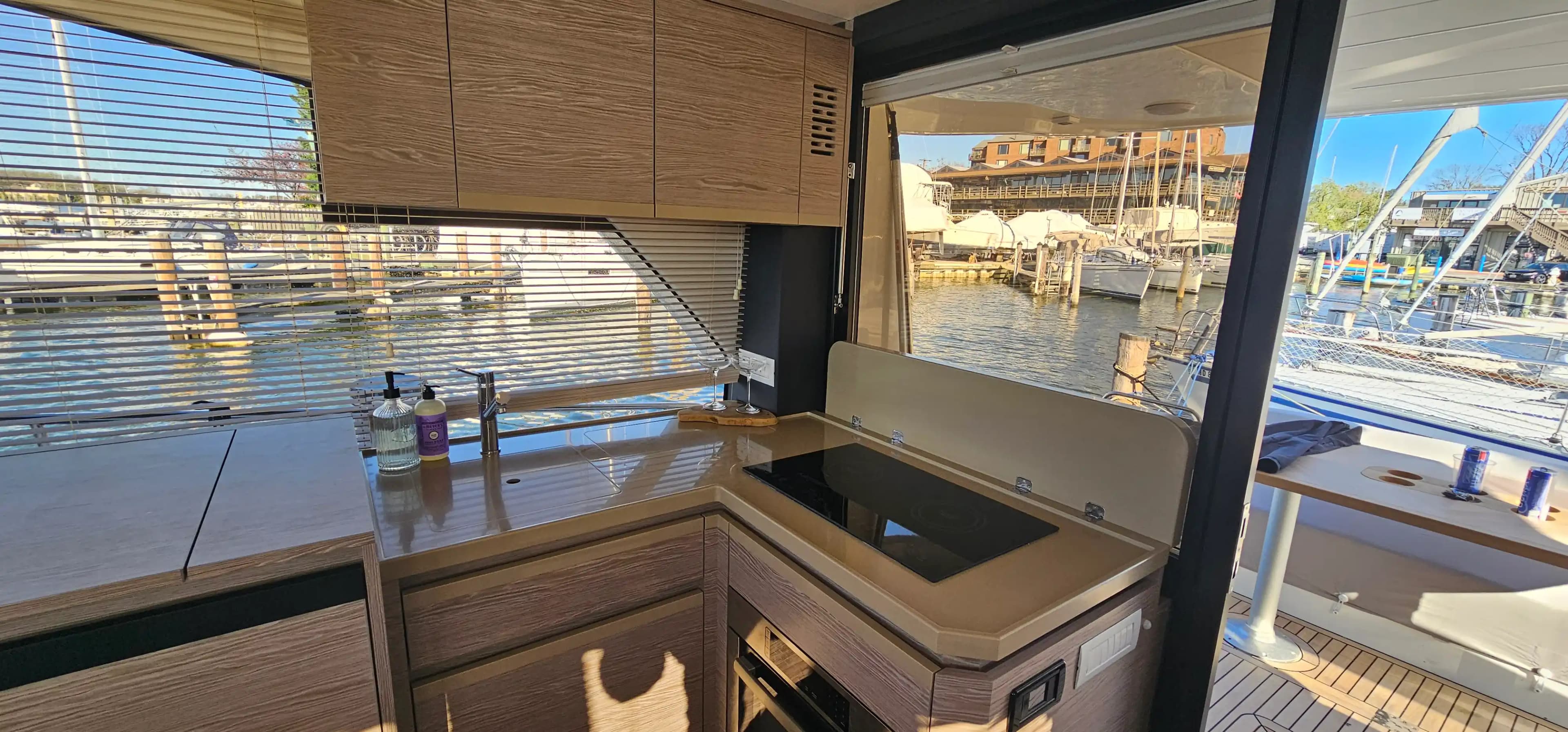 2024 Greenline Yachts 45 Fly Hybrid Sold in Annapolis, Maryland Flybridge 4