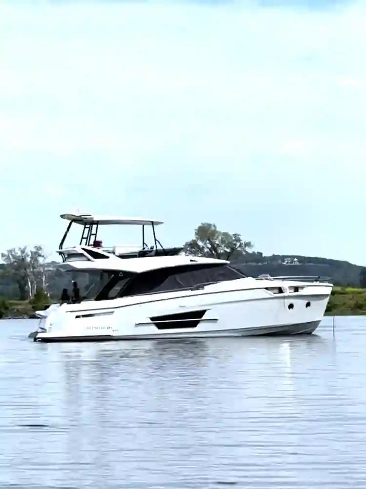Greenline Yachts 45 Fly zum Verkauf