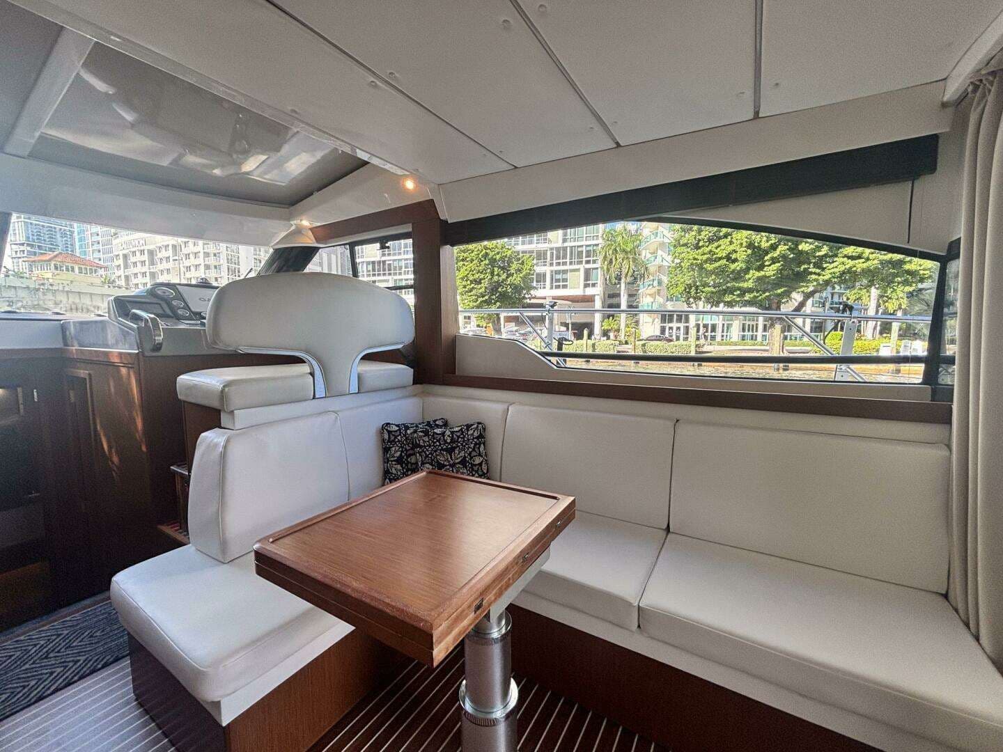 2015 Bavaria Yachts 420 Virtess Coupe for Sale in Fort Lauderdale, Florida Motor Yacht 4