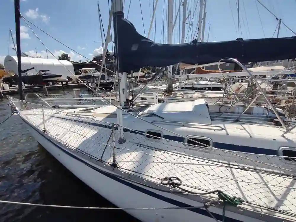 Hunter 37 Legend For Sale