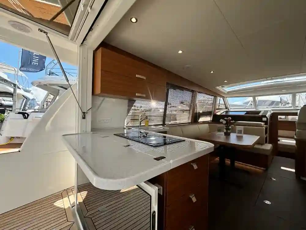 2024 Greenline Yachts 40 Hybrid Sold in Annapolis, Maryland Explorer Yachts 3