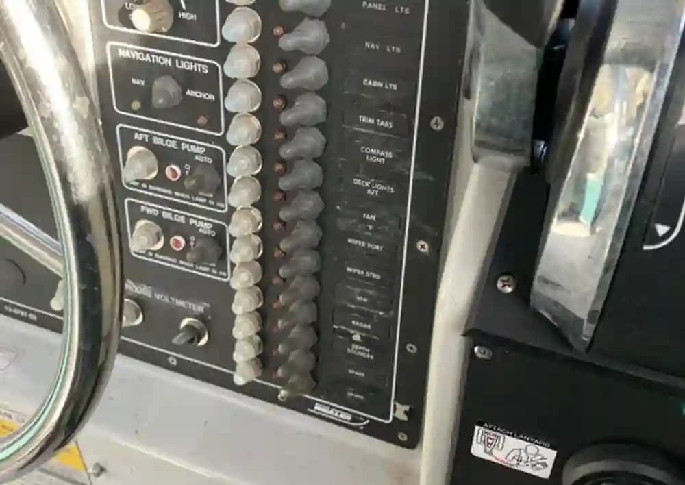 1990 Boston Whaler Frontier for Sale in Ocean City, Maryland Commercial 5