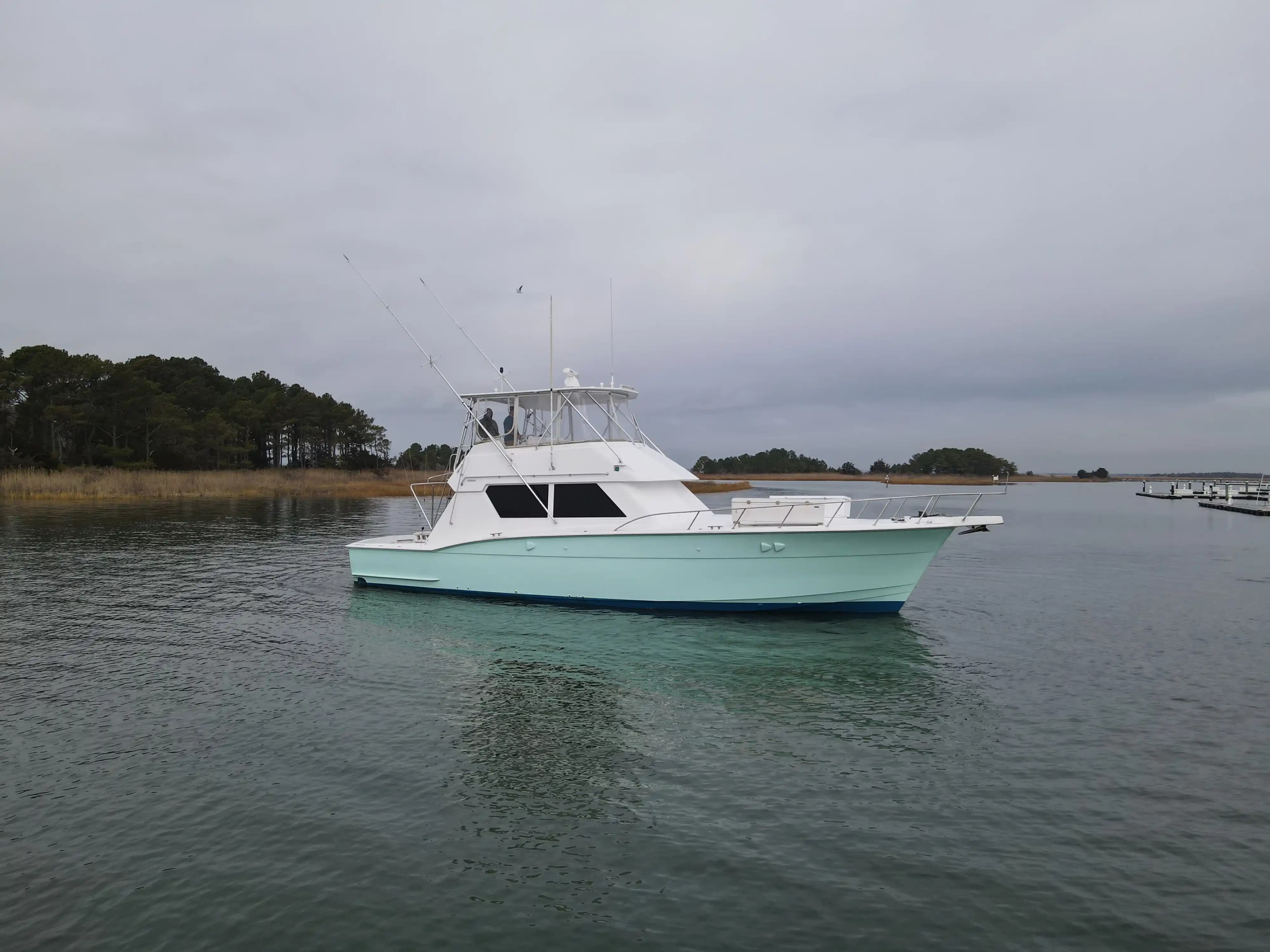 Hatteras 52 Convertible for Sale