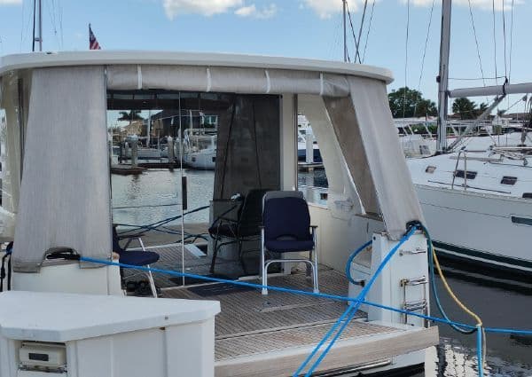 2021 Greenline Yachts 40 Hybrid Sold in Cape Coral, Florida Explorer Yachts 2