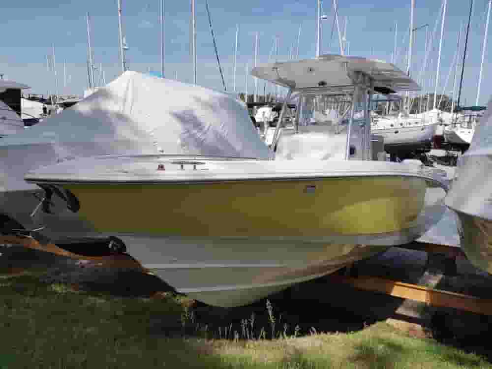 2006 Boston Whaler 320 Outrage