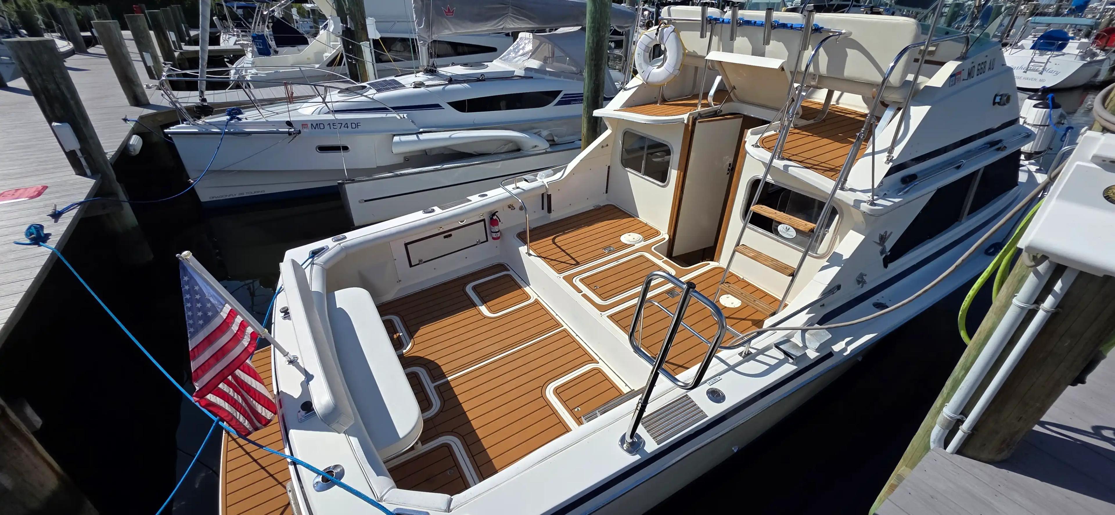Bertram 28 Flybridge For Sale