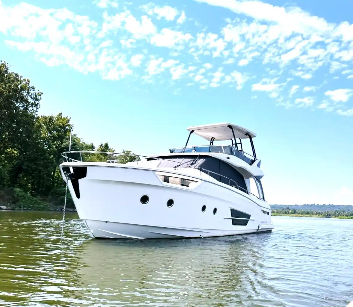 Greenline Yachts 45 Fly zum Verkauf