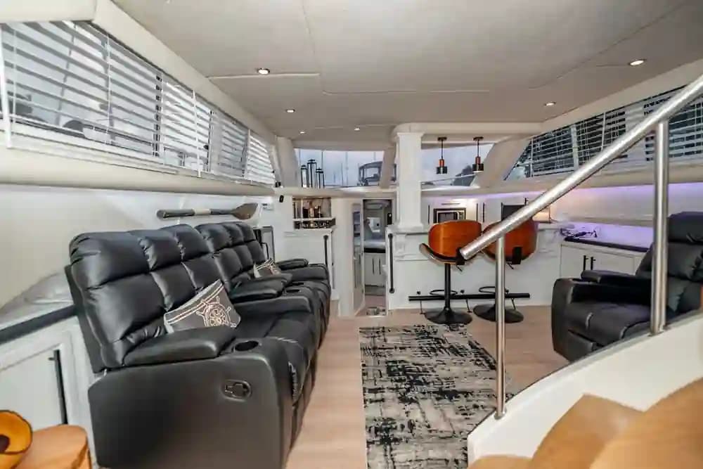 Cruisers Yachts 3850 Aft Cabin for Sale