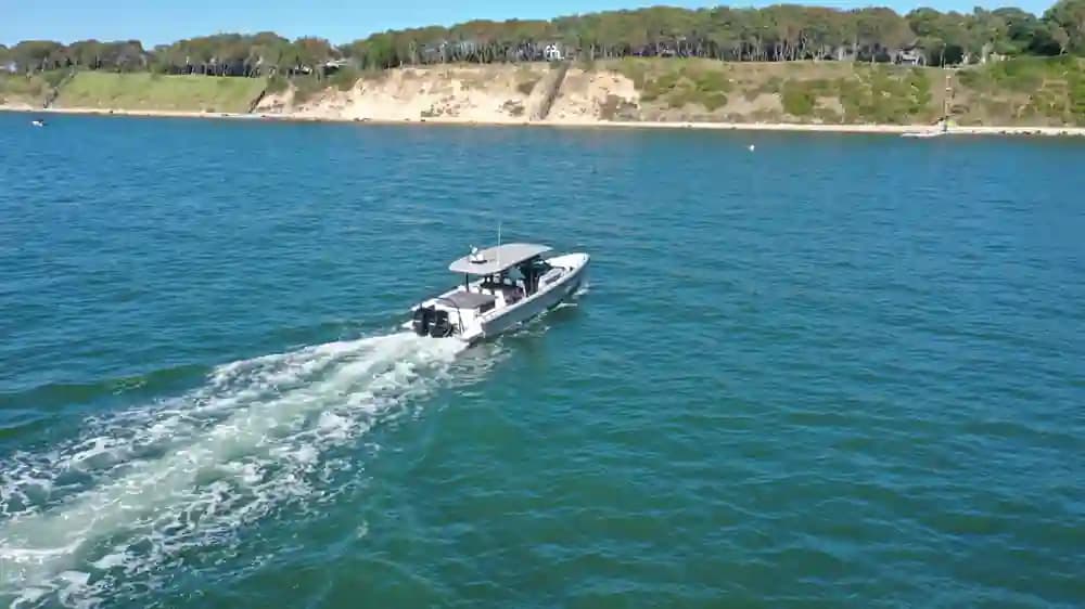 2022 Axopar 28 XC Venduto a Sag Harbor, New York Cuddy Cabin 3
