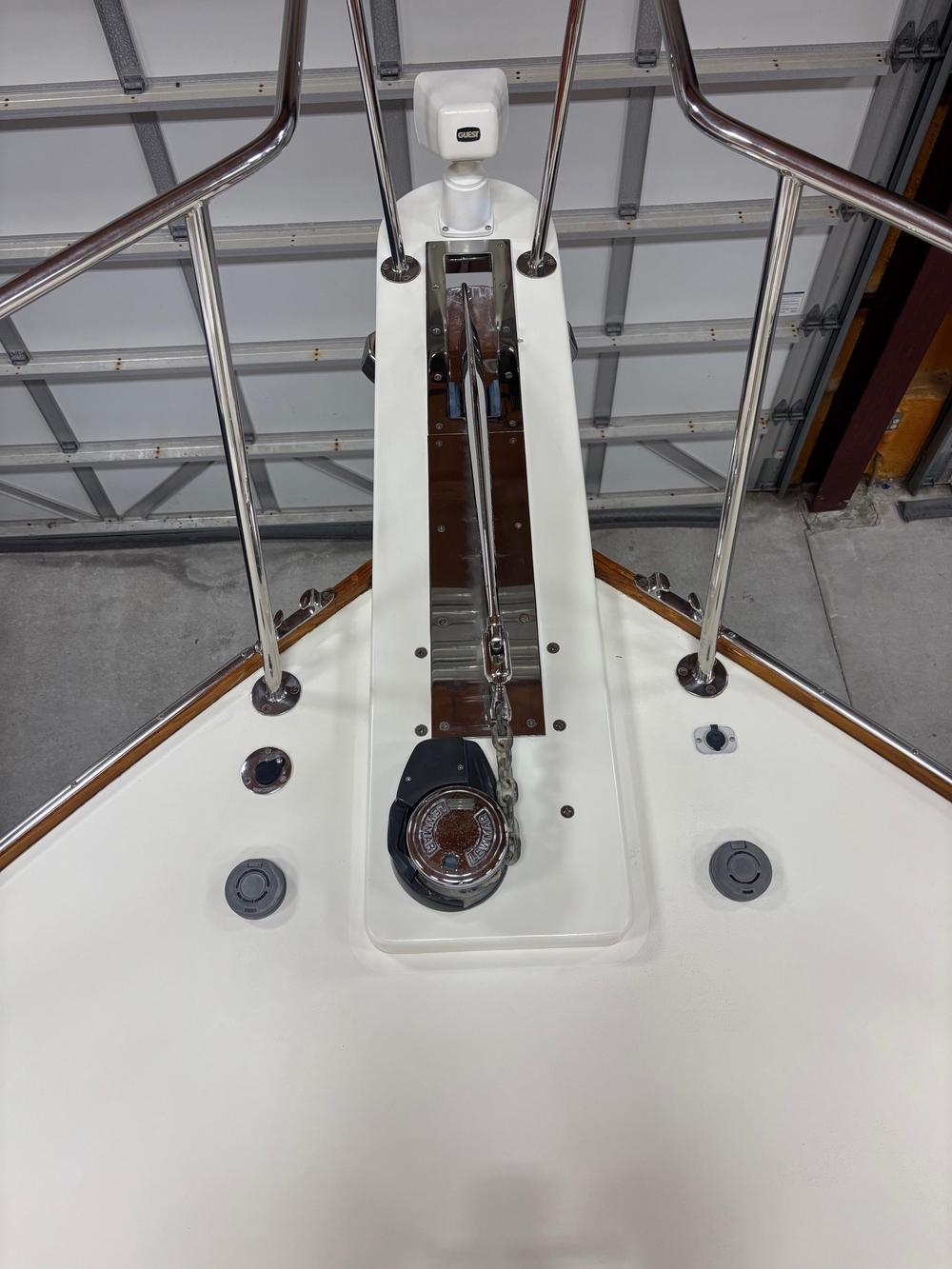 Ellis 36 Bow Pulpit Anchor.jpg