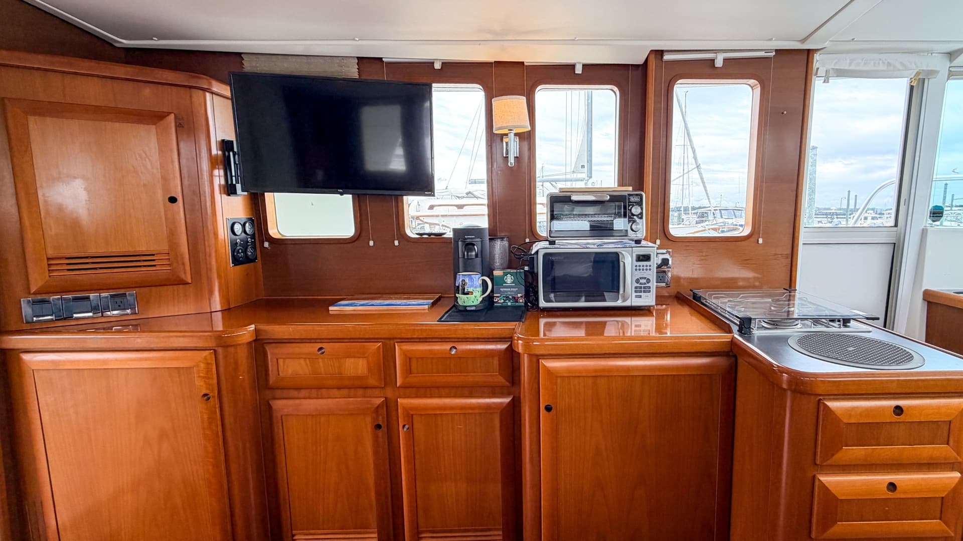 2006 Beneteau Swift Trawler 42 for Sale in New Bedford, Massachusetts Trawler 4