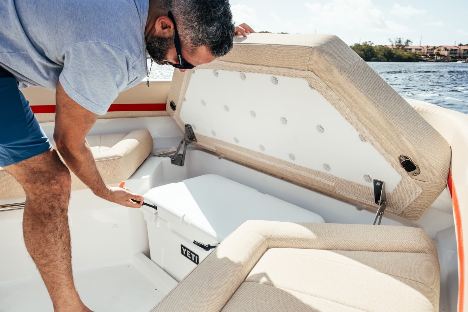 2027 Wellcraft 28 T-Top for Sale in South Dartmouth, Massachusetts Center Console 4