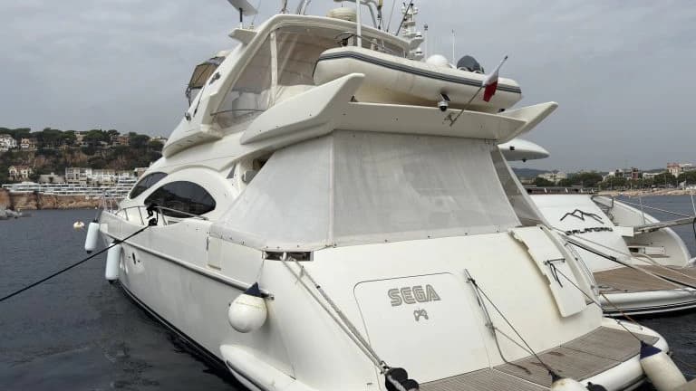 2002 Azimut 68 Plus for Sale in Altea, ES Motor Yacht 2