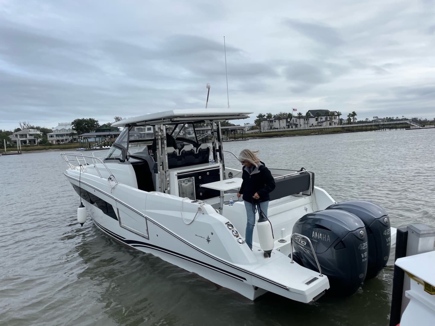 2022 Jeanneau Leader 10.5 WA te koop in Fernandina Beach, Florida Walk-around Boats 3