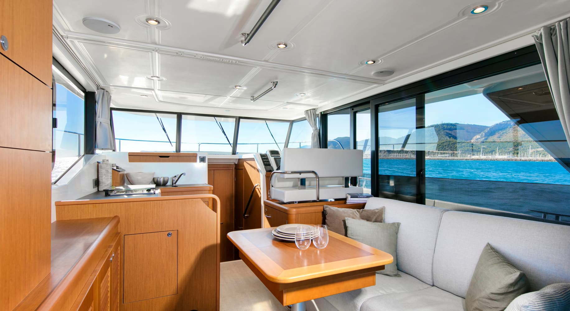 2018 Beneteau Swift Trawler 35 zum Verkauf in Viladamat, ES Explorer Yachts 4
