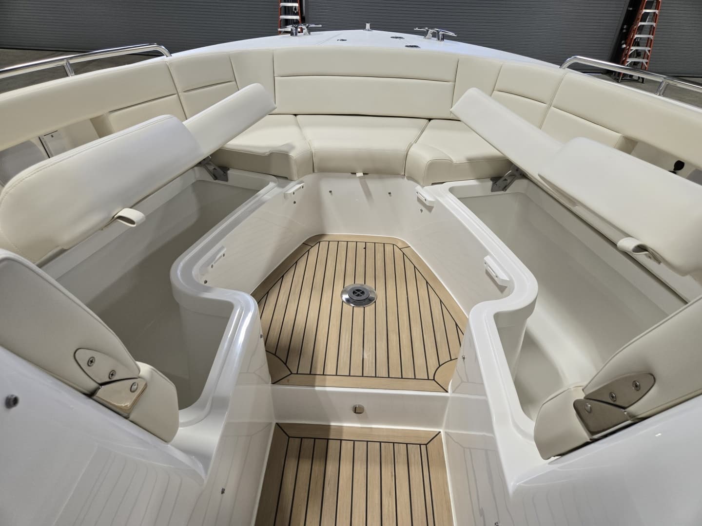 2026 MJM Yachts 38X zum Verkauf in South Dartmouth, Massachusetts Dual Console 4