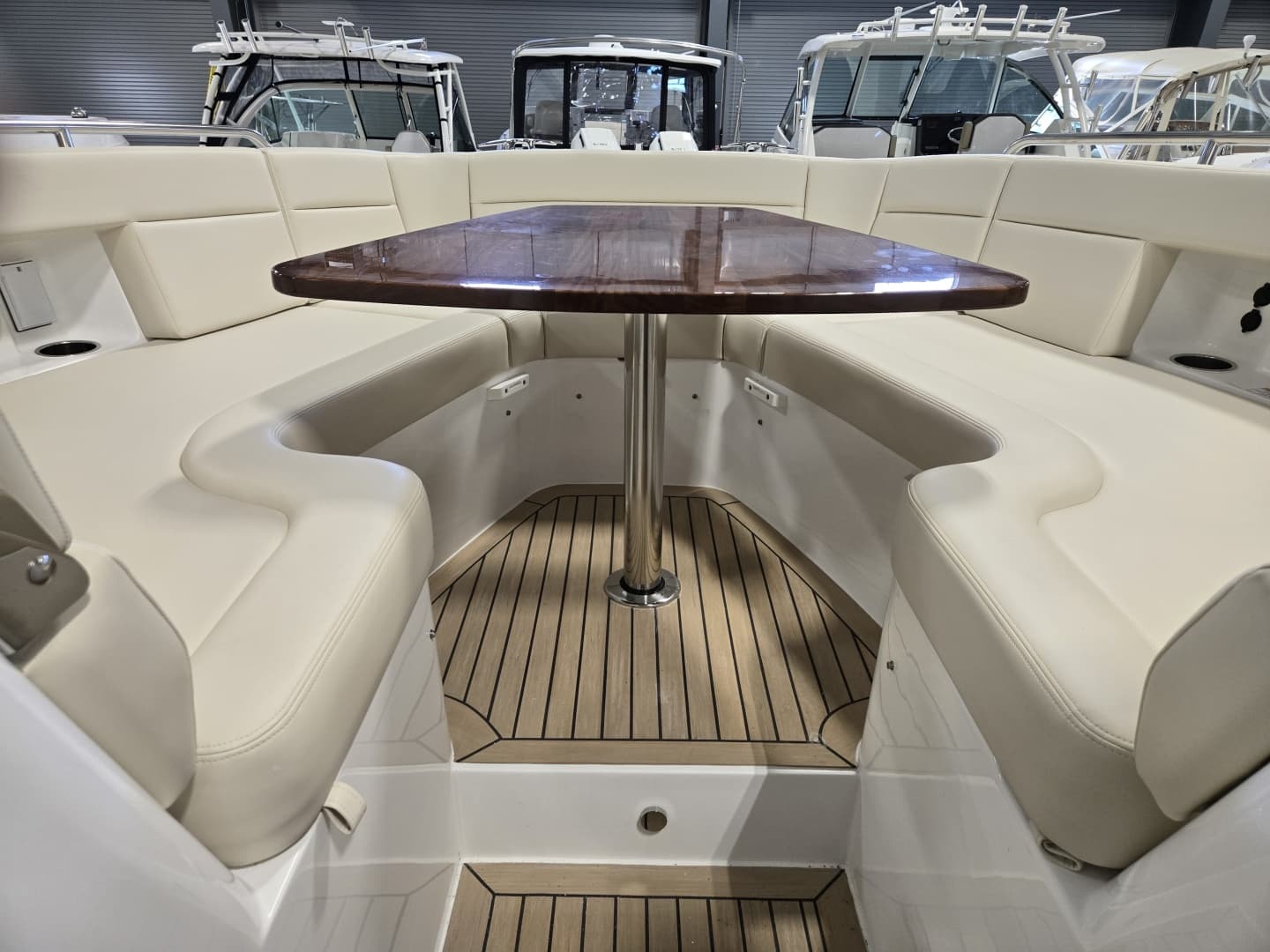 2026 MJM Yachts 38X zum Verkauf in South Dartmouth, Massachusetts Dual Console 5