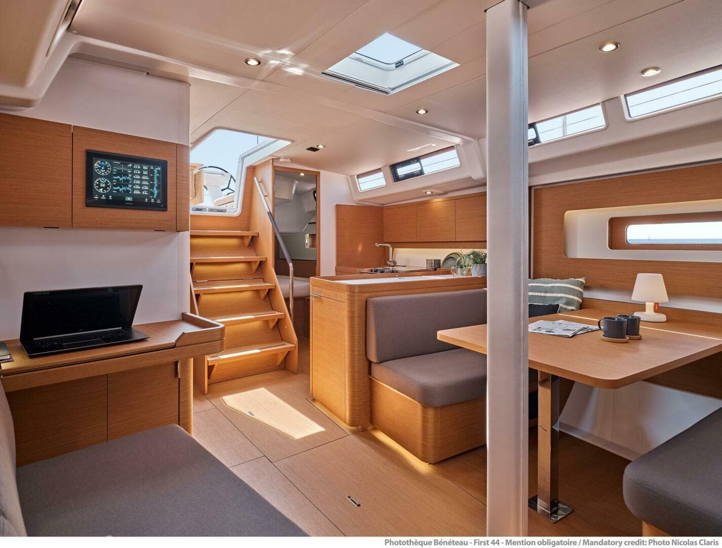 2027 Beneteau First 44 a la venta en South Dartmouth, Massachusetts Racer/Performance 5