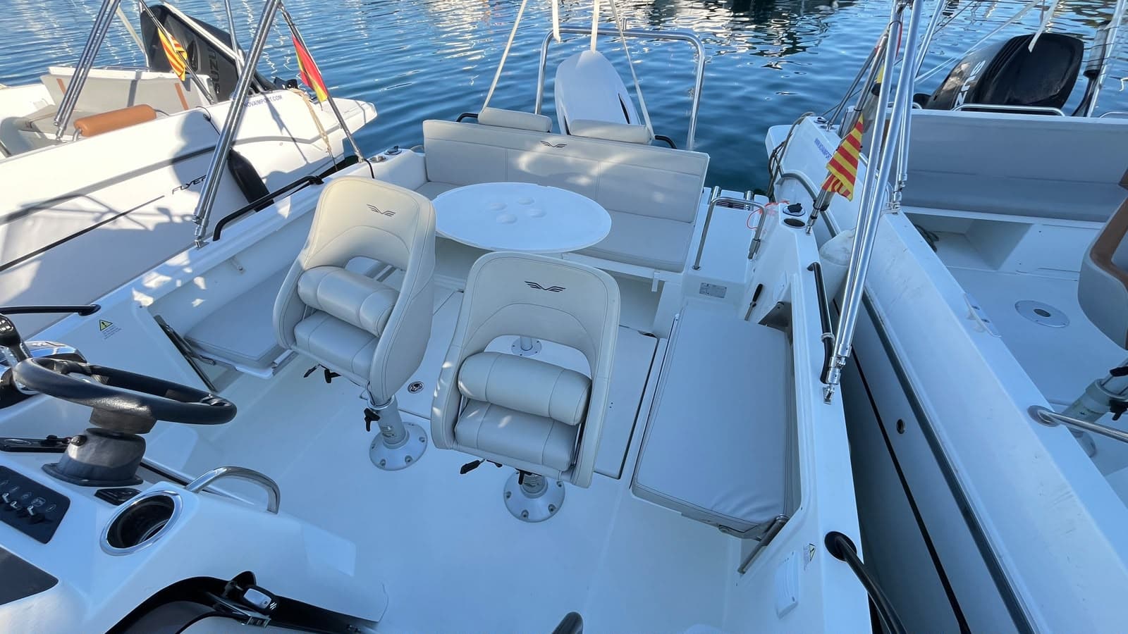 2026 Beneteau Flyer 7 SUNdeck zum Verkauf in Viladamat, ES Center Console 4