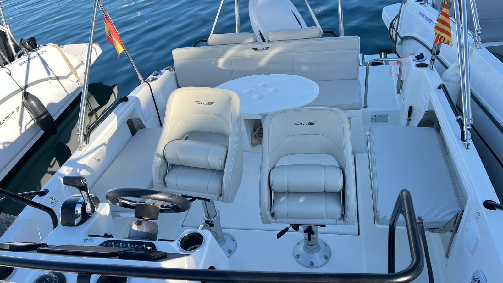 2026 Beneteau Flyer 7 SUNdeck zum Verkauf in Viladamat, ES Center Console 5