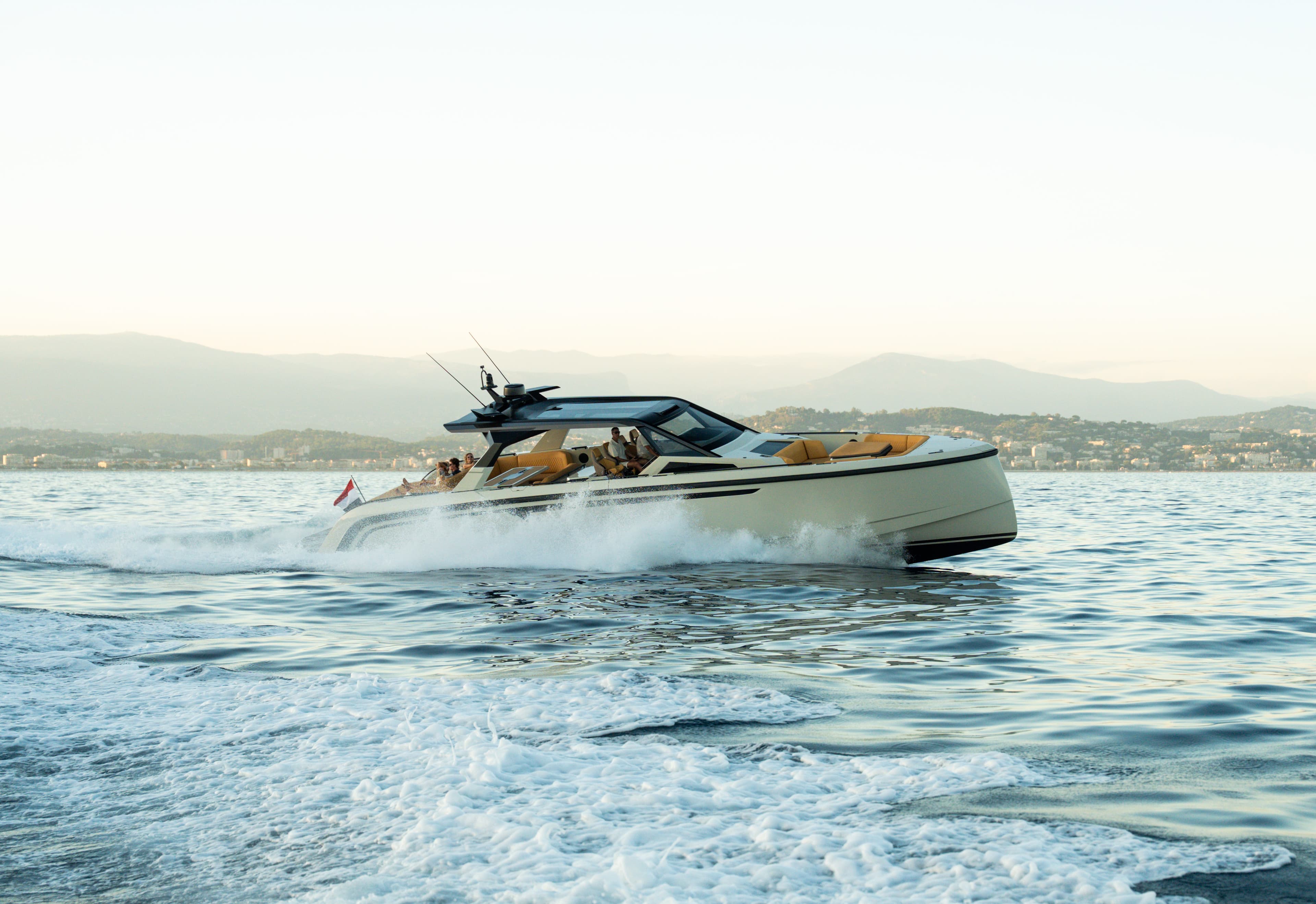 2022 Vanquish Yachts VQ55 Sports Line for Sale in Cannes, FR Center Console