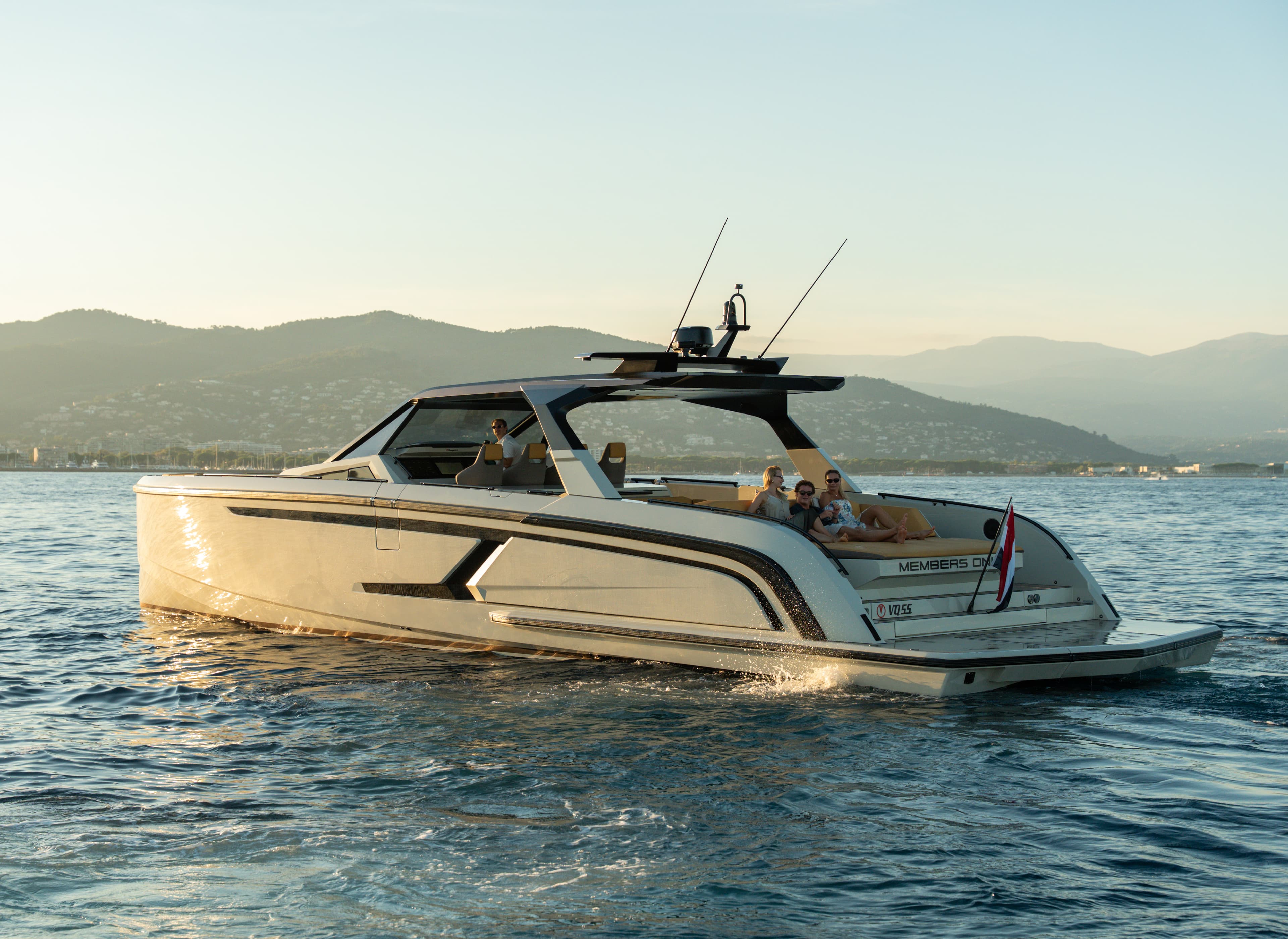 2022 Vanquish Yachts VQ55 Sports Line for Sale in Cannes, FR Center Console 5