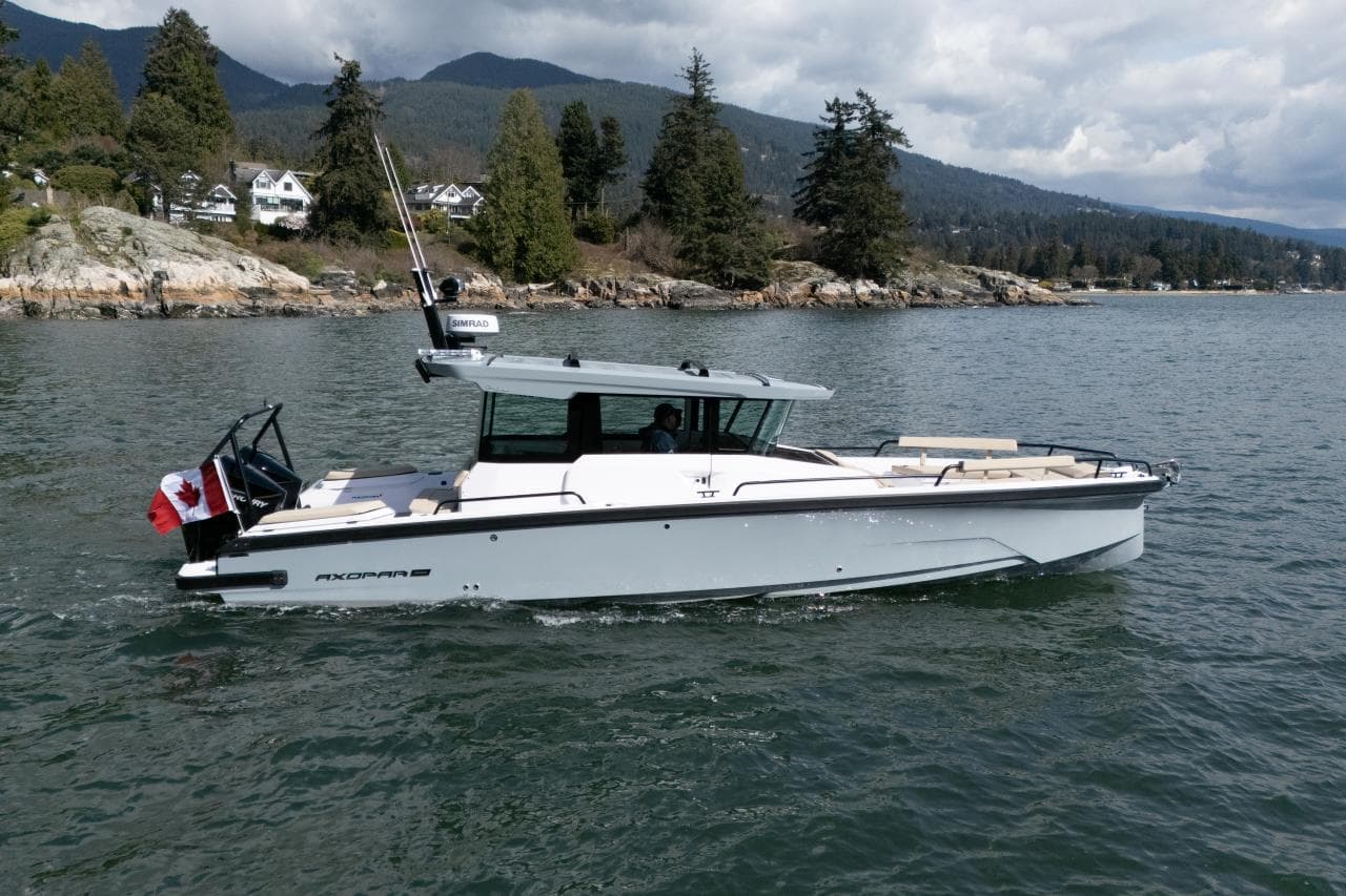 2026 Axopar 29 XC Cross Cabin for Sale in San Diego, California Walk-around Boats 3