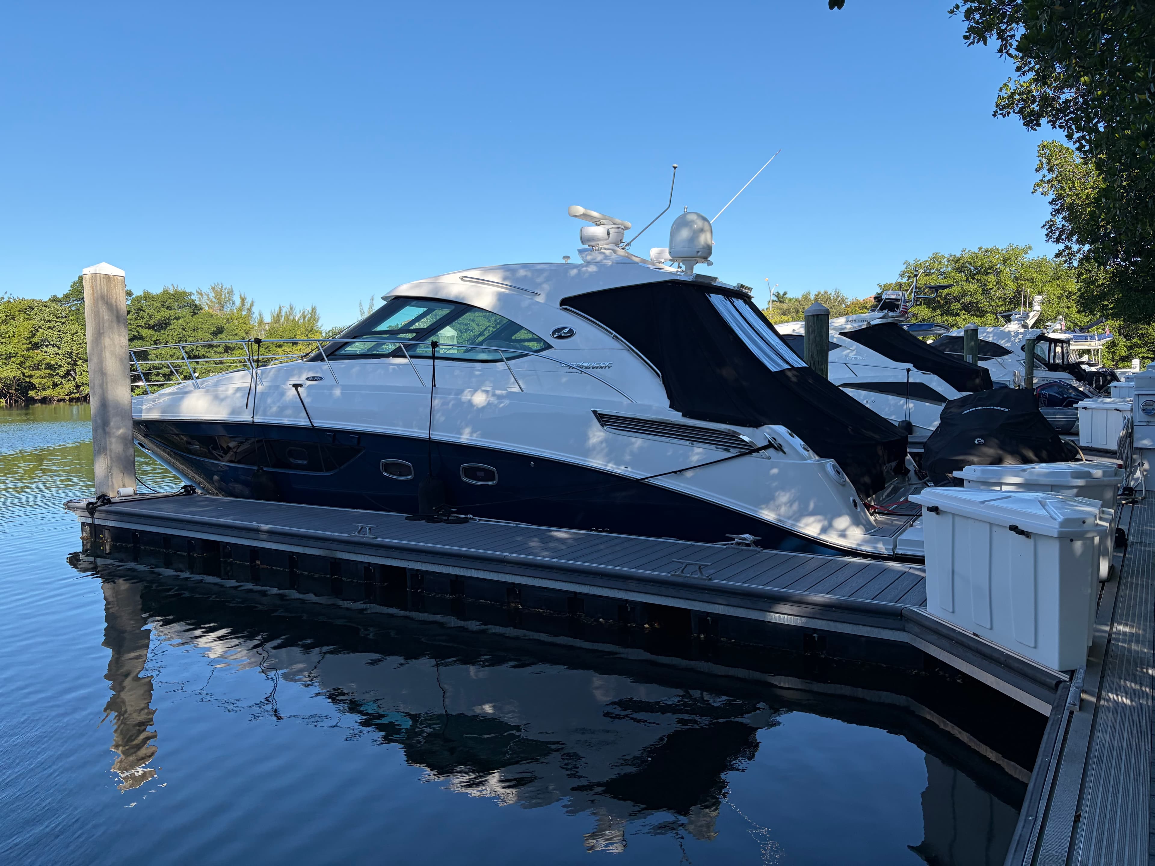 2014 Sea Ray Sundancer 470 zum Verkauf in Miami, FL Express Cruiser