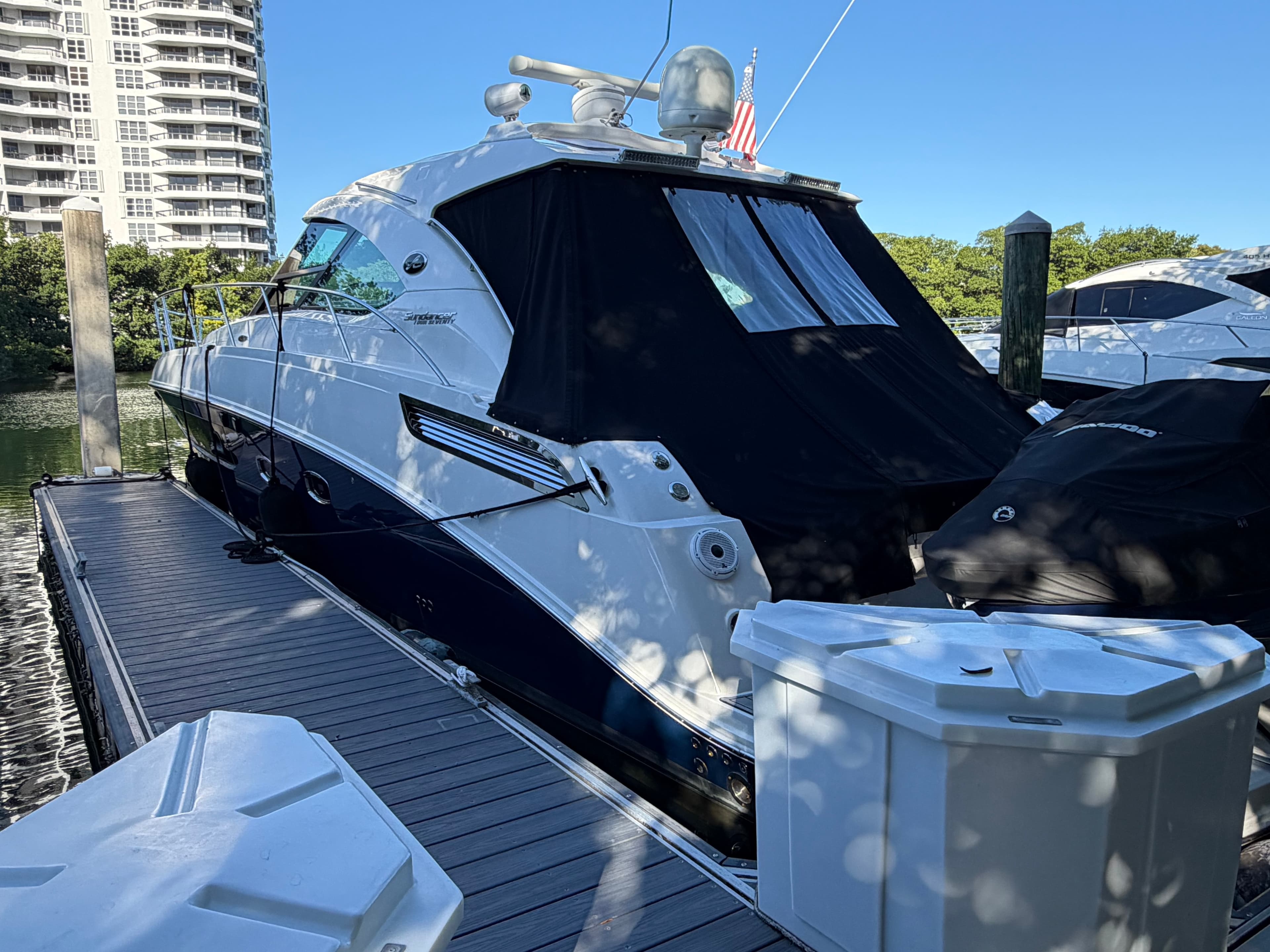 2014 Sea Ray Sundancer 470 zum Verkauf in Miami, FL Express Cruiser 5
