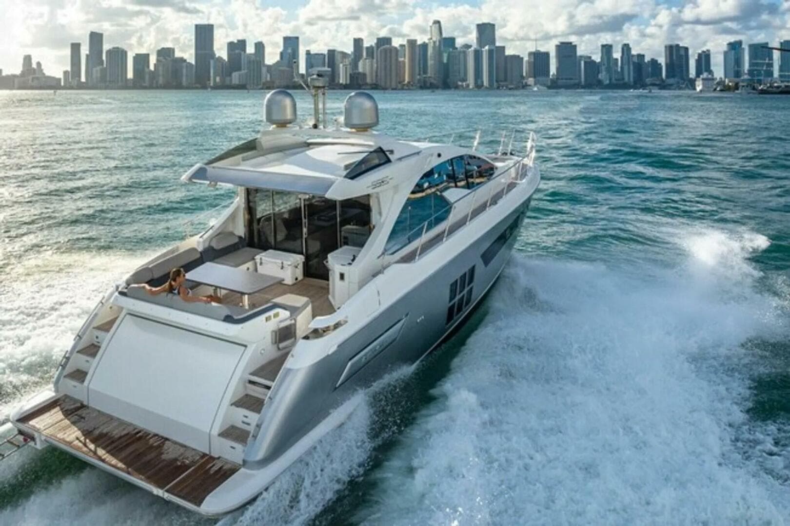 2015 Azimut 55S for Sale in MIAMI BEACH, Florida Sport Cruiser 3