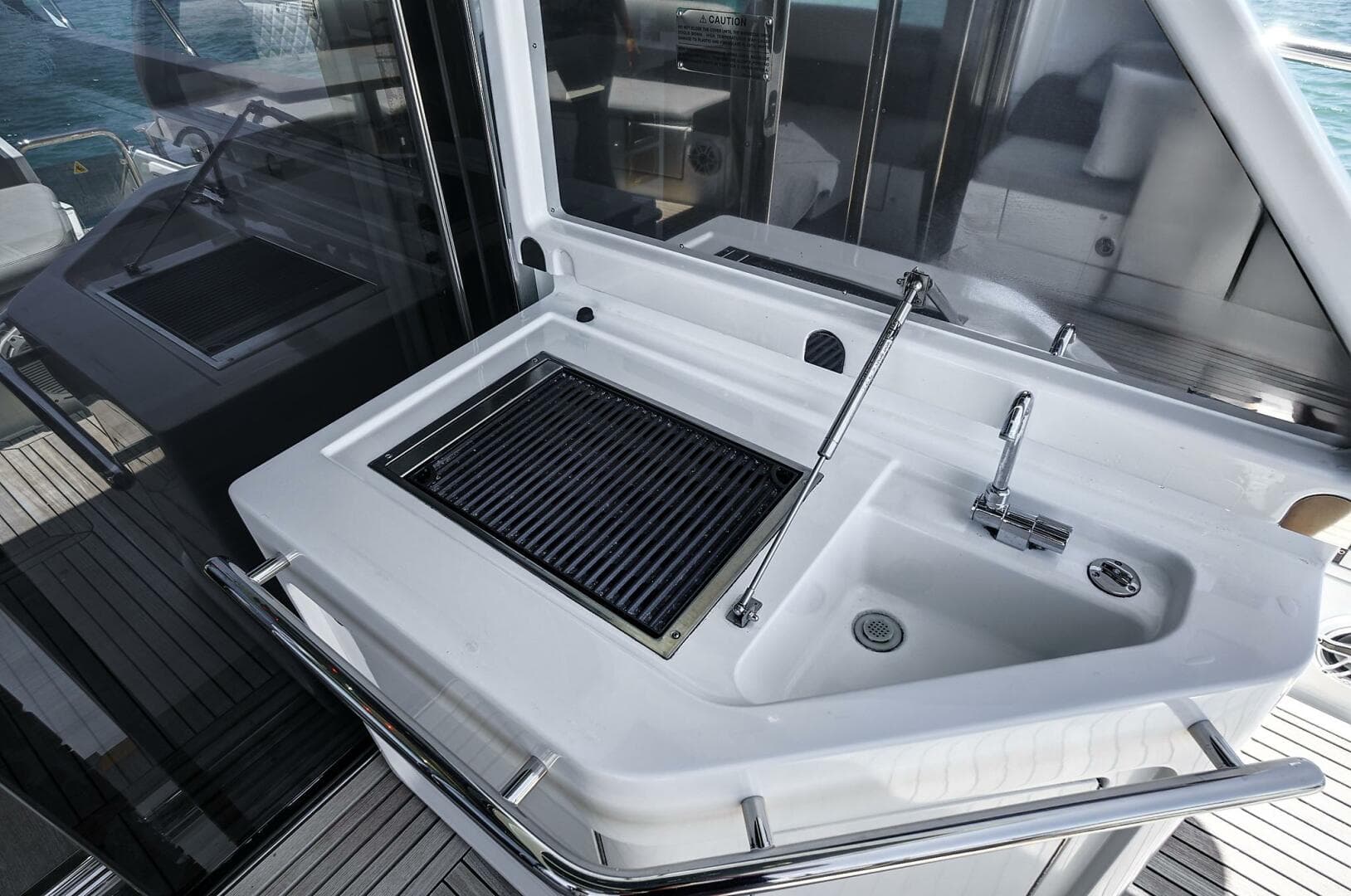 2015 Azimut 55S for Sale in MIAMI BEACH, Florida Sport Cruiser 5