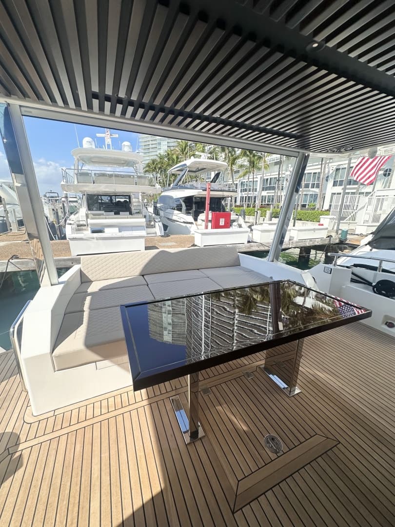 2026 Astondoa 66 Flybridge zum Verkauf in Miami Beach, Florida Flybridge 2