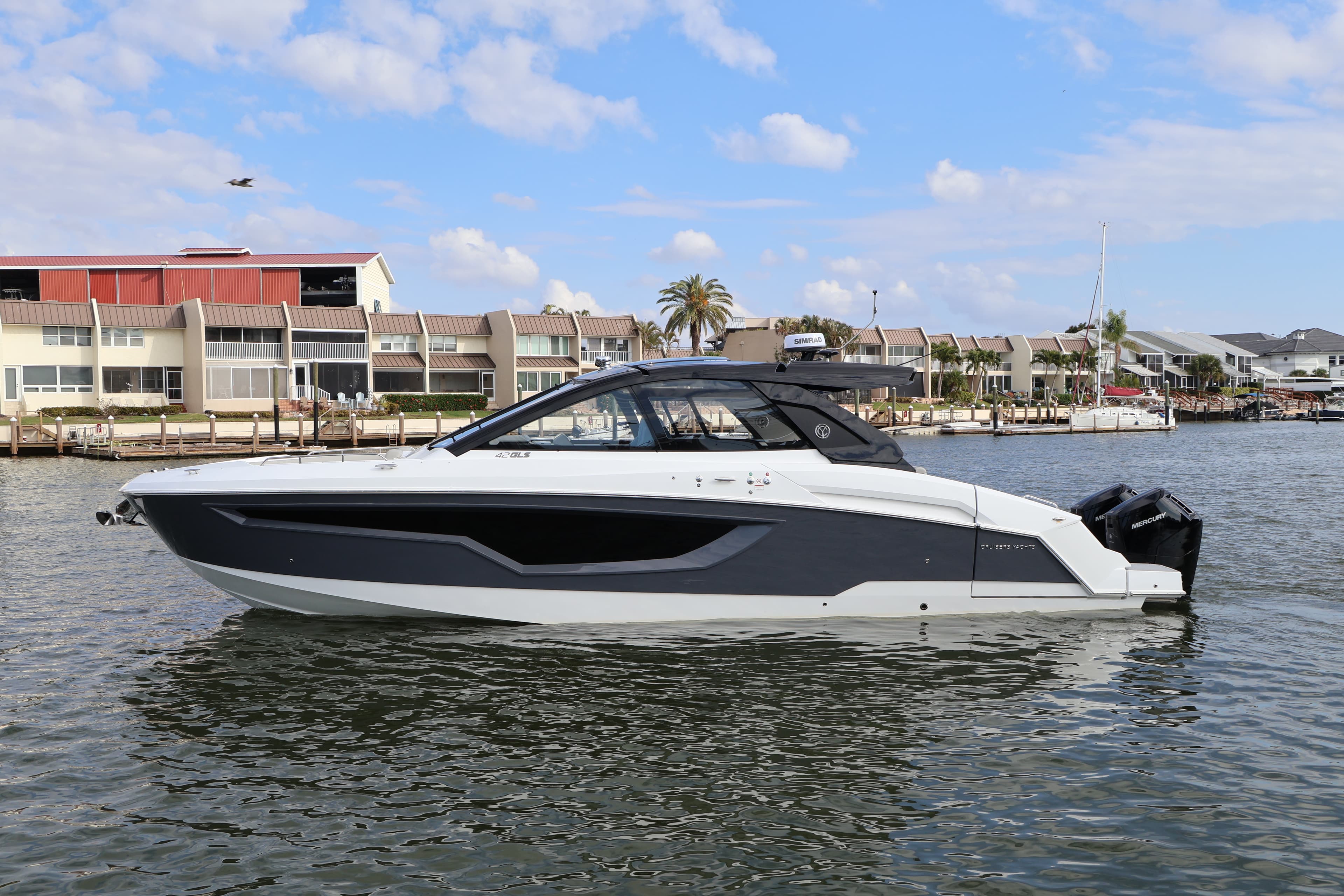 2026 Cruisers Yachts 42 GLS OB zum Verkauf in Naples, Florida Bowrider 2