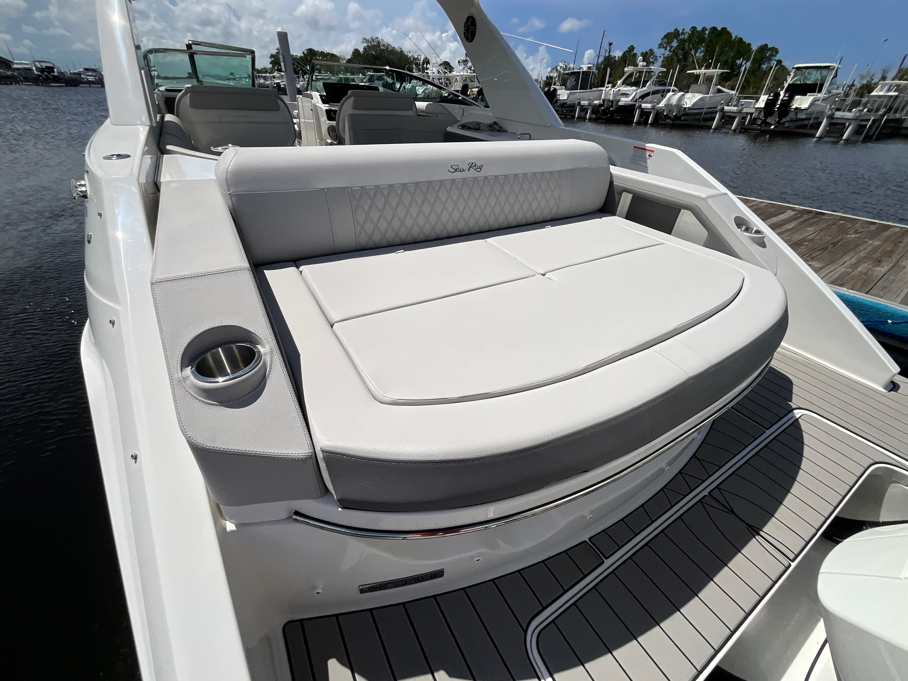 2027 Sea Ray SLX 310 Outboard for Sale in Jacksonville Beach, Florida Bowrider 5