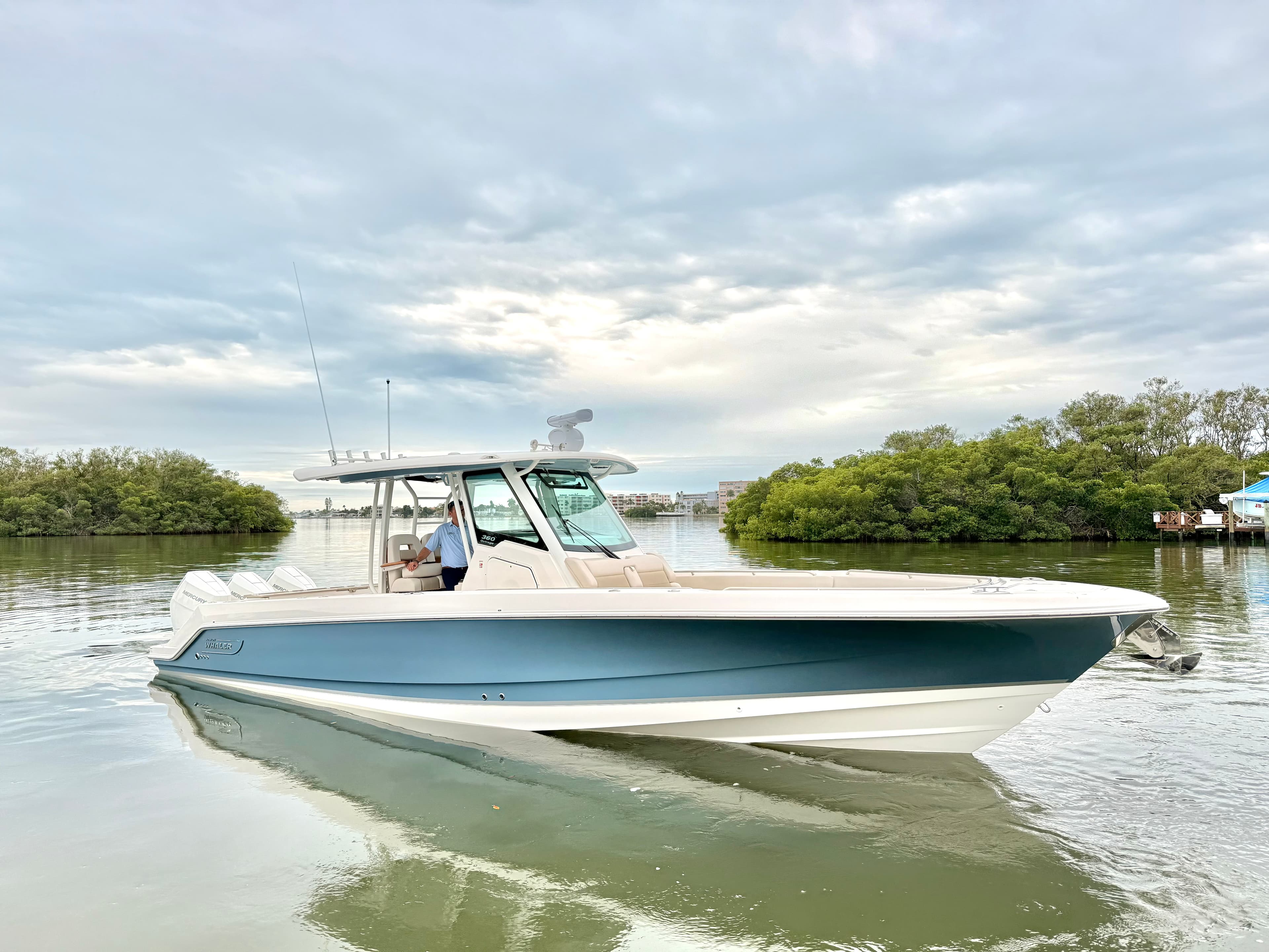 2026 Boston Whaler 360 Outrage zum Verkauf in St Petersburg, FL Center Console