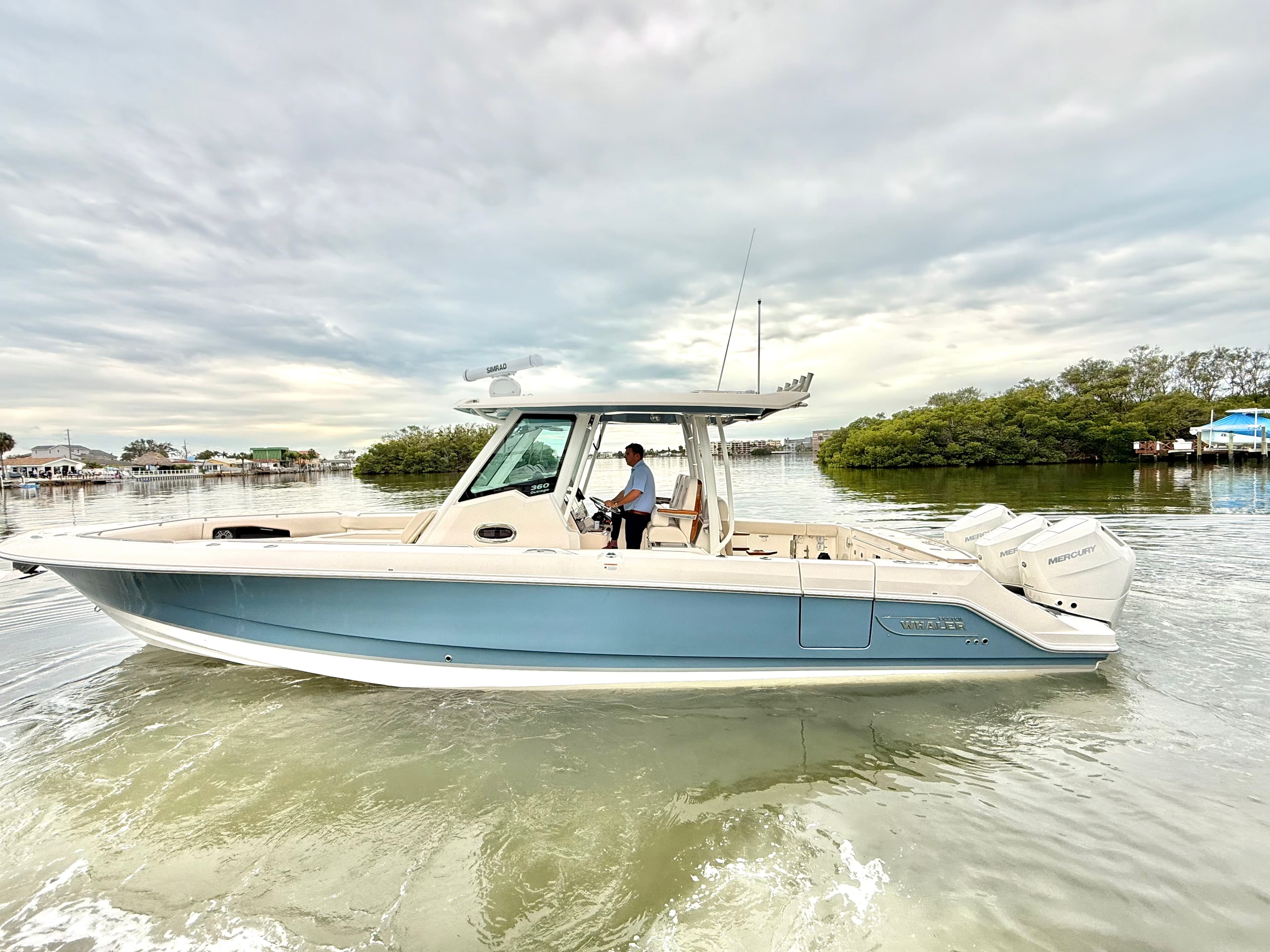 2026 Boston Whaler 360 Outrage zum Verkauf in St Petersburg, FL Center Console 3