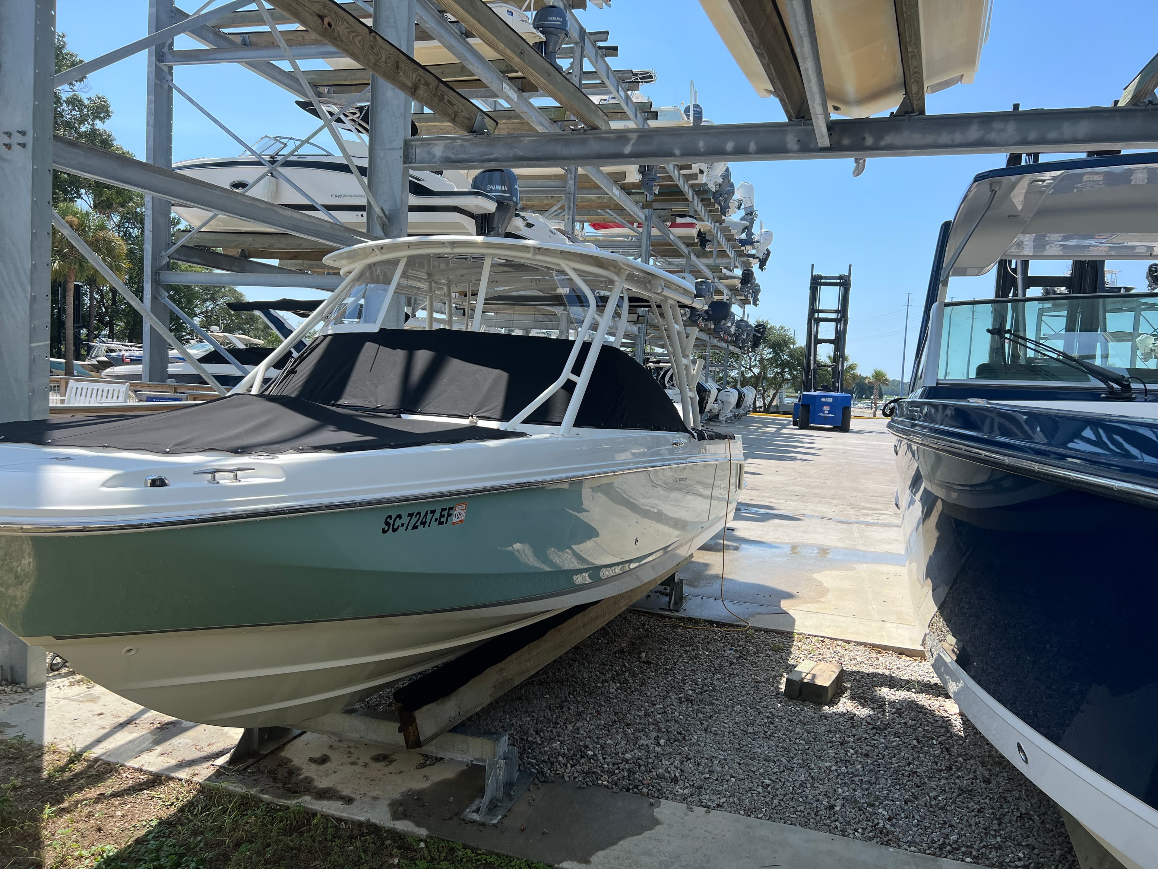 2018 Boston Whaler 270 Vantage for Sale in Charleston, SC Dual Console 2