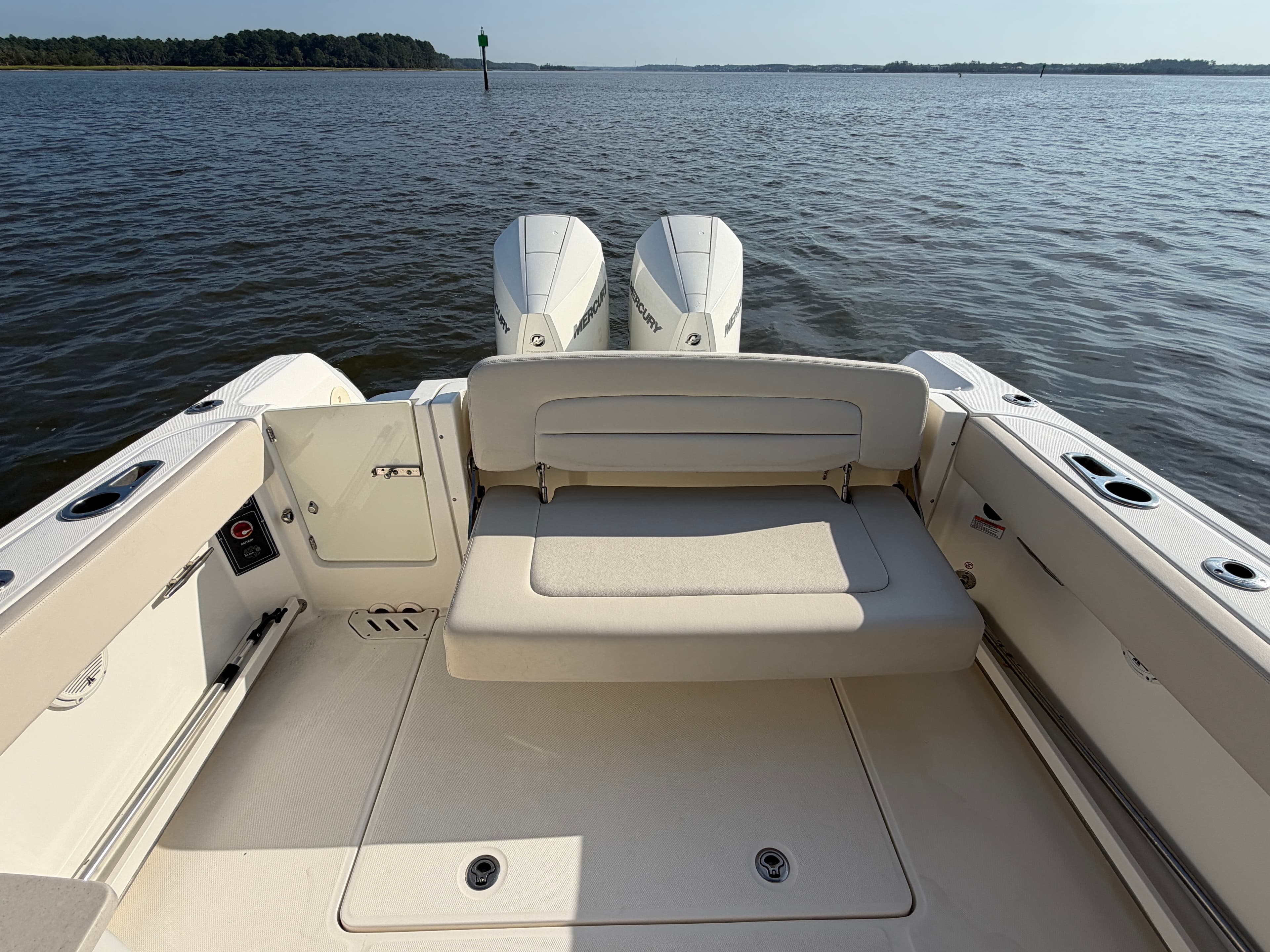 2018 Boston Whaler 270 Vantage for Sale in Charleston, SC Dual Console 5