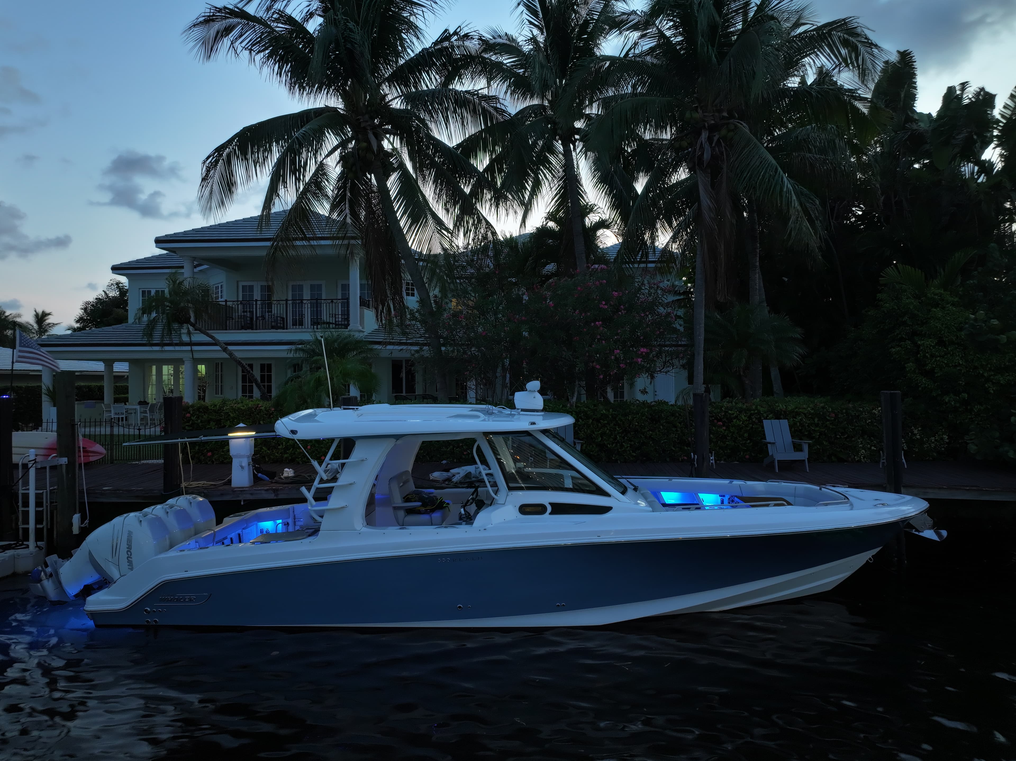 2021 Boston Whaler 350 Realm a la venta en Fort Lauderdale, Florida Bowrider 2