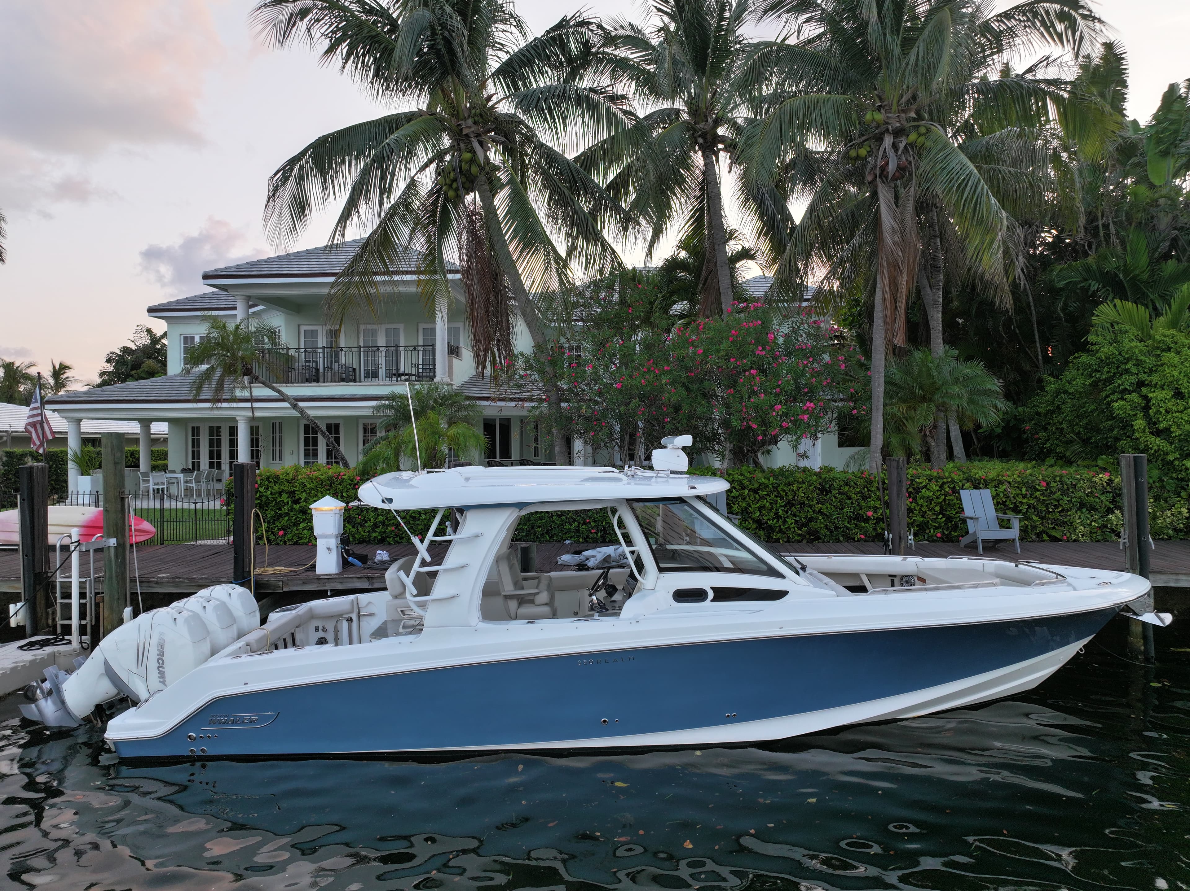 2021 Boston Whaler 350 Realm a la venta en Fort Lauderdale, Florida Bowrider 3