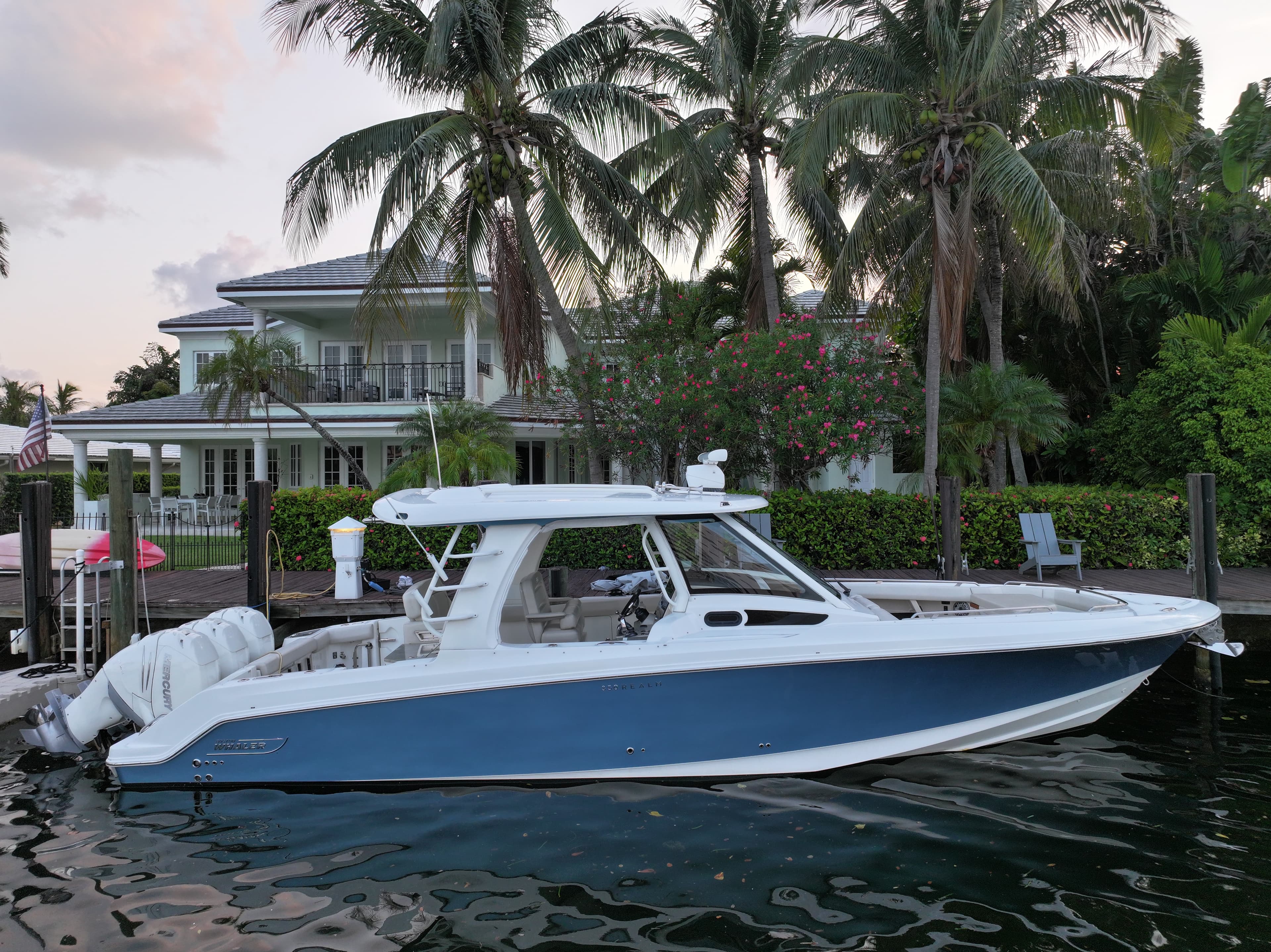 2021 Boston Whaler 350 Realm a la venta en Fort Lauderdale, Florida Bowrider 4