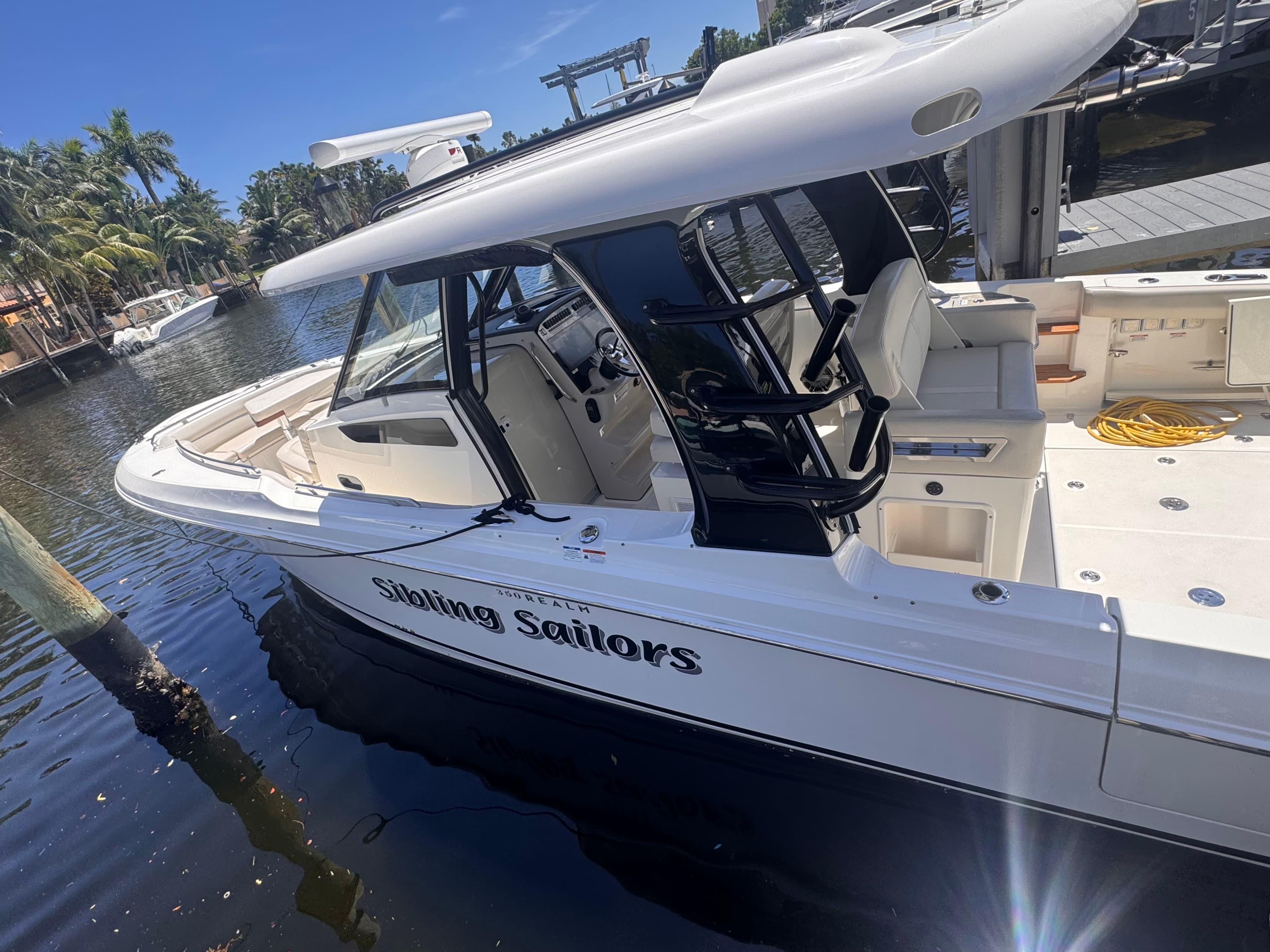 2023 Boston Whaler 350 Realm zum Verkauf in Pompano Beach, Florida Bowrider 2
