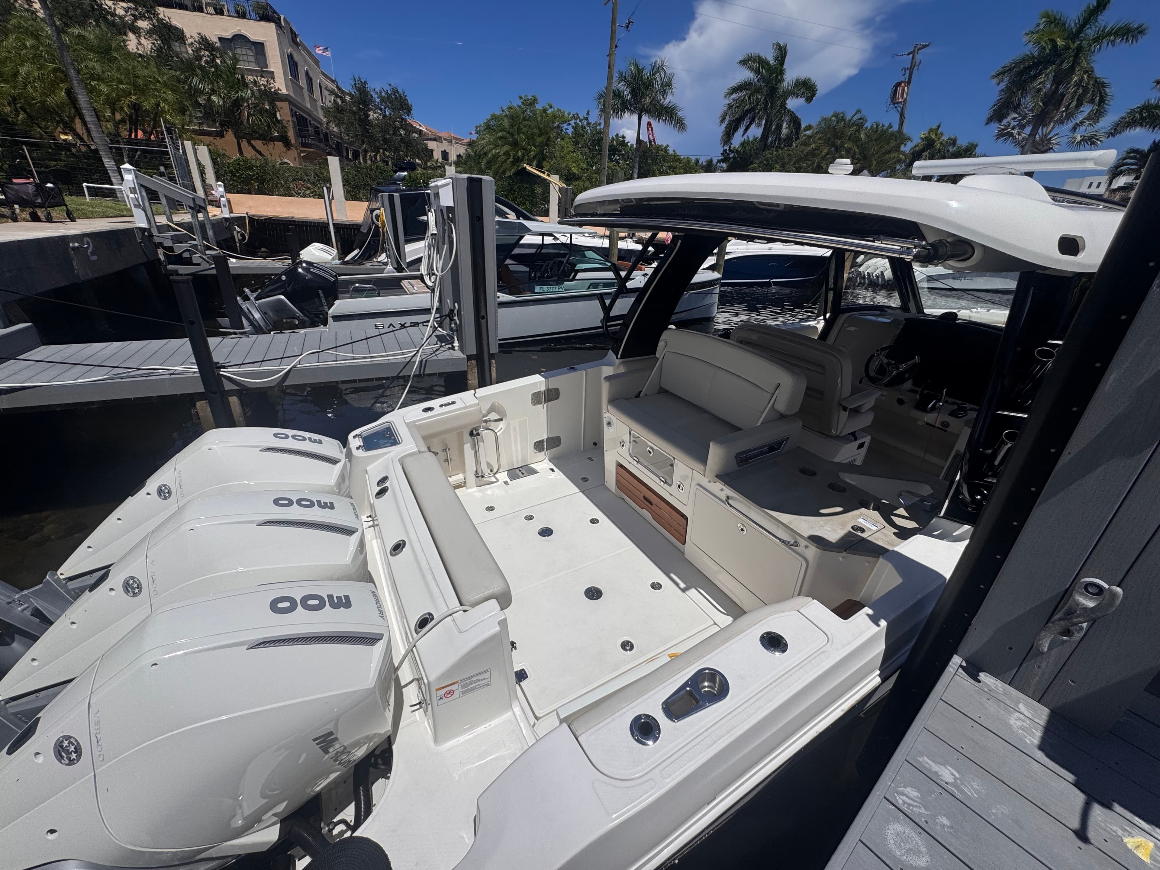 2023 Boston Whaler 350 Realm zum Verkauf in Pompano Beach, Florida Bowrider 5