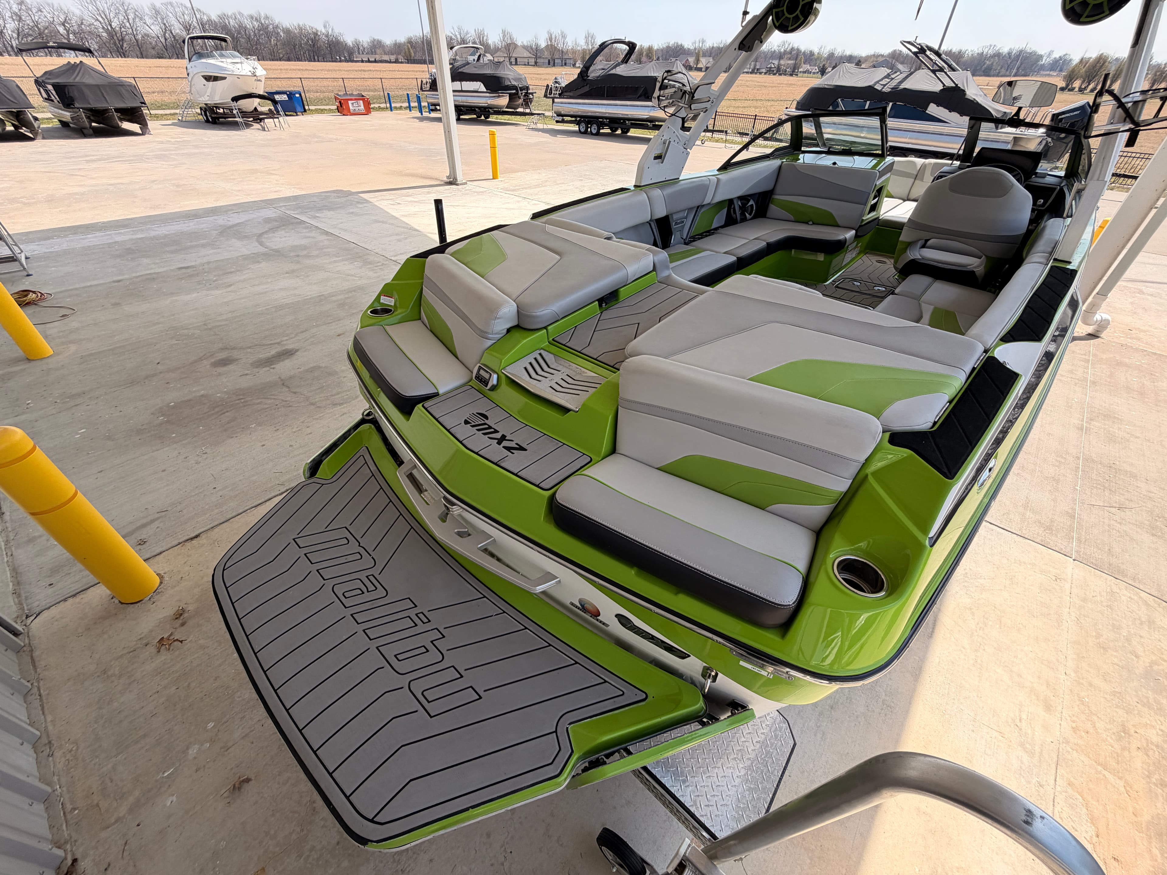 2018 Malibu Boats 24 MXZ zum Verkauf in Monkey Island, OK Ski Boat 3